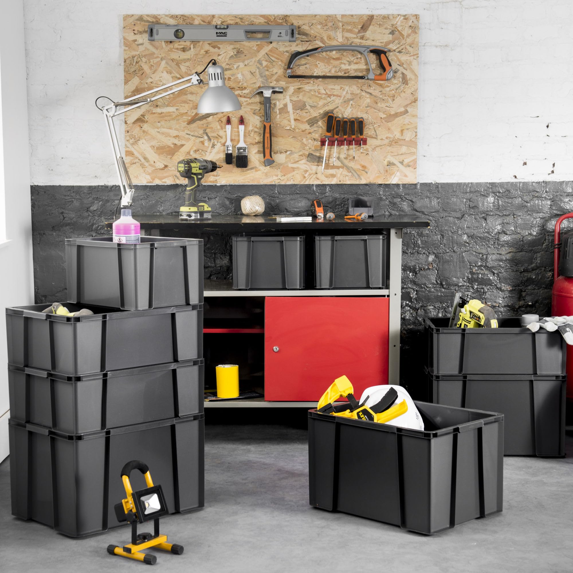 SUNDIS Master Box, pojemnik do przechowywania 9 l, wykonany z tworzywa sztucznego pochodzącego z recyklingu, wytrzymały i wzmocniony, proste ścianki, możliwość układania warstw i łączenia, idealny do