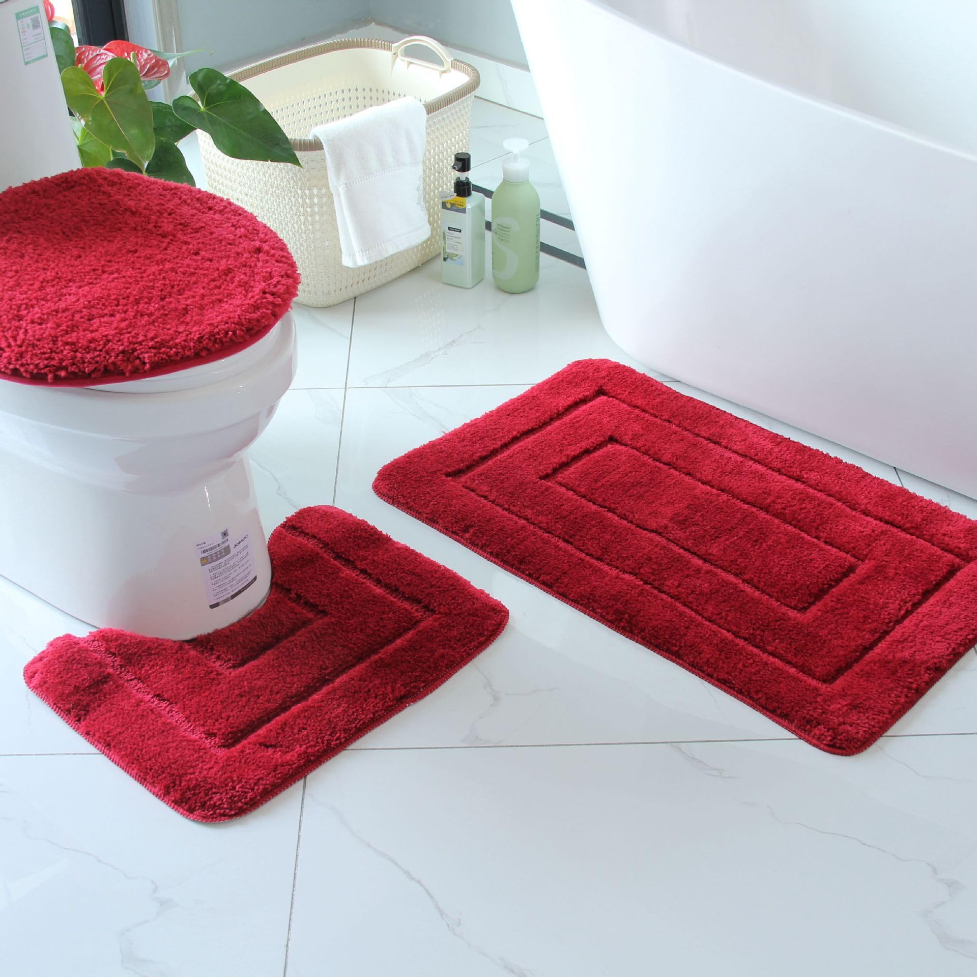 Ensemble de trois pièces pour toilettes | Fini les sols mouillés avec ce tapis rouge