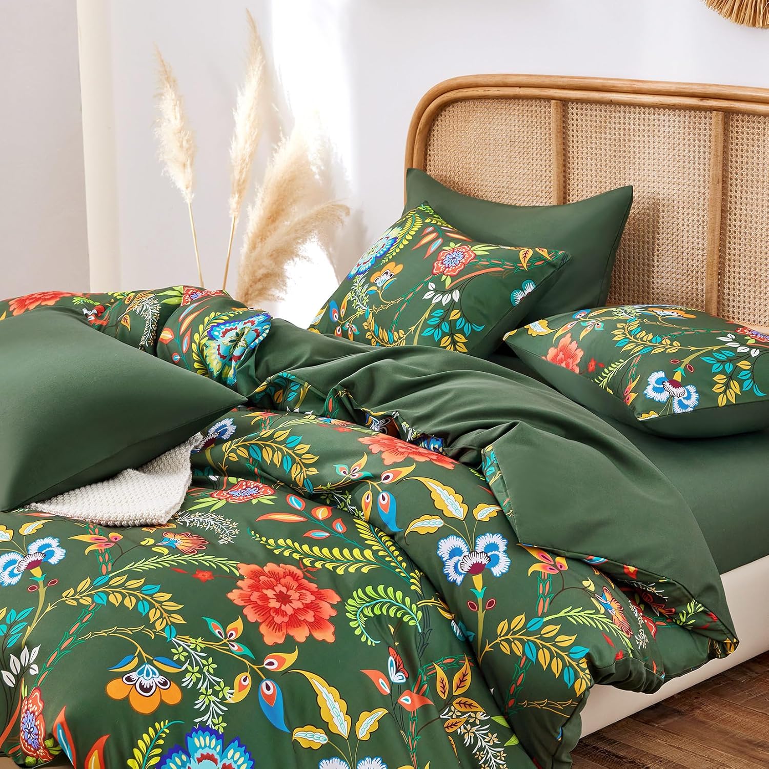 Wake In Cloud - Boho Comforter Set, Floral Shabby Chic Style with Colorful Flowers and Funky Vines Pattern, Soft Lightweight Bedding, 3 Pieces, Forest Green, King Size