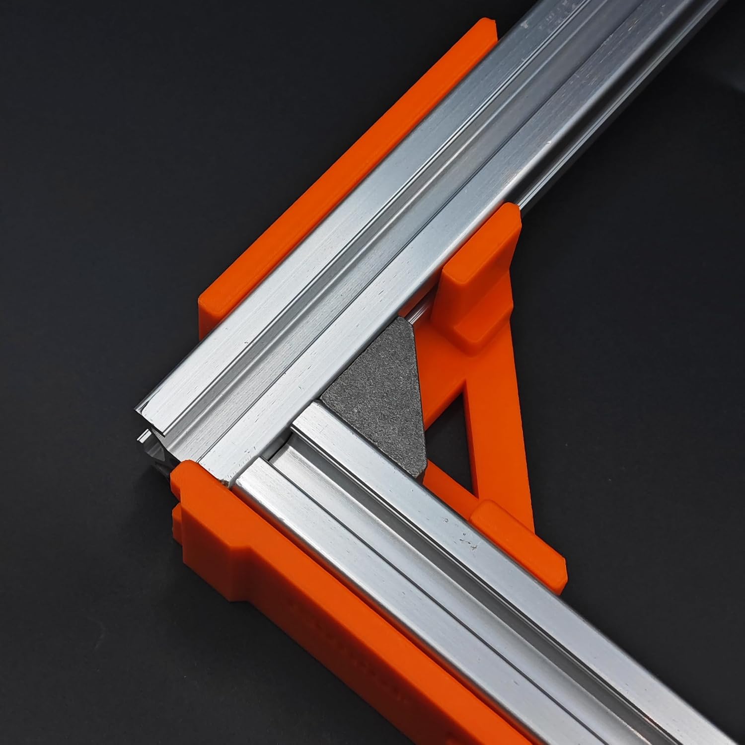 2Pcs 2020 Aluminum Extrusion Assembly Vertical Alignment Tool, High Precision Installation Aid, Anti-Twist, Time & Labor Saving, Frame Reinforcement for CNC, Industrial & Outdoor Equipment