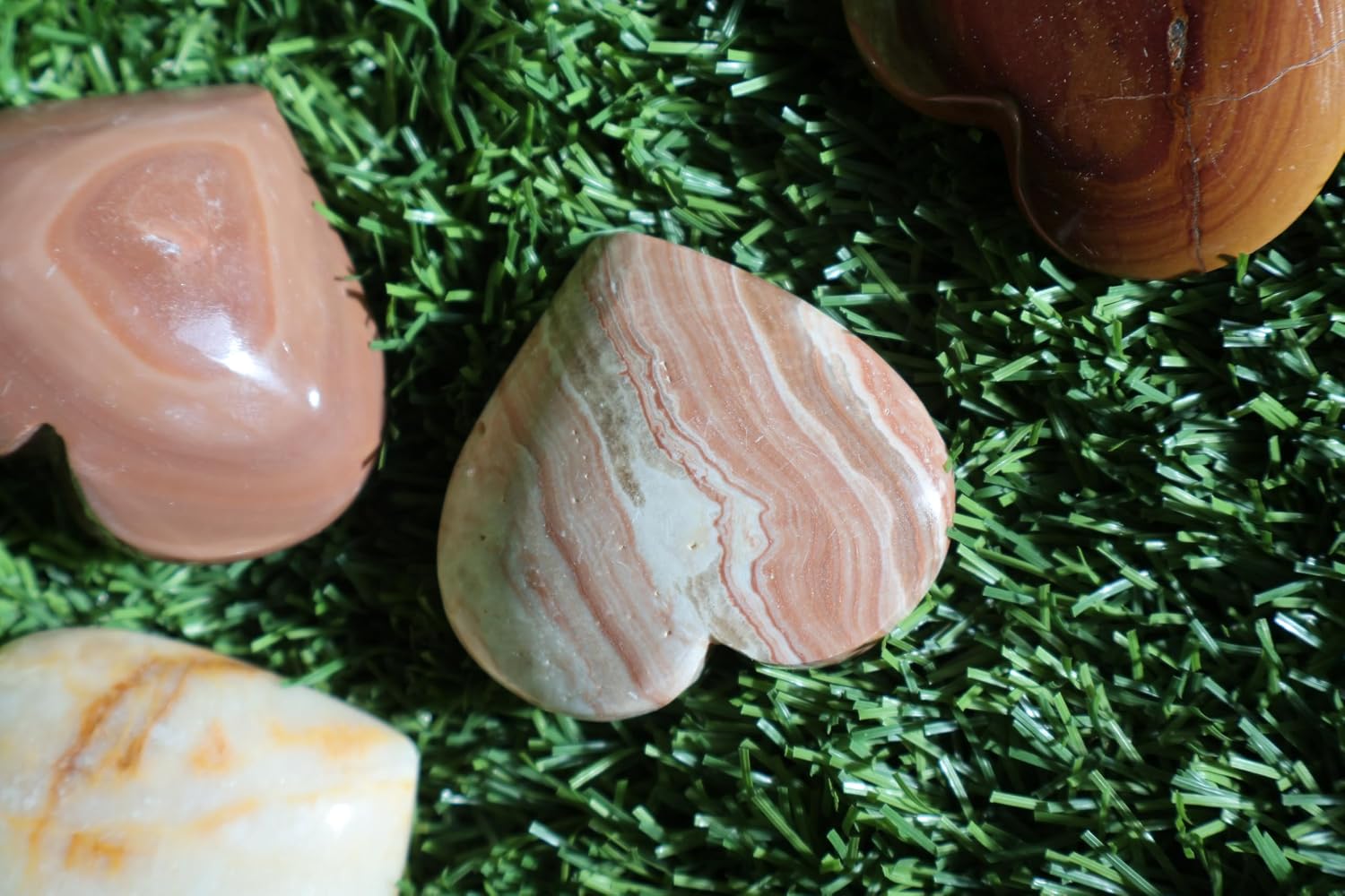 4 Pieces of Natural Agate Heart-Shaped Stones - Assorted Agate Types and Colors - Unique Gifts for Energy and Decor A165