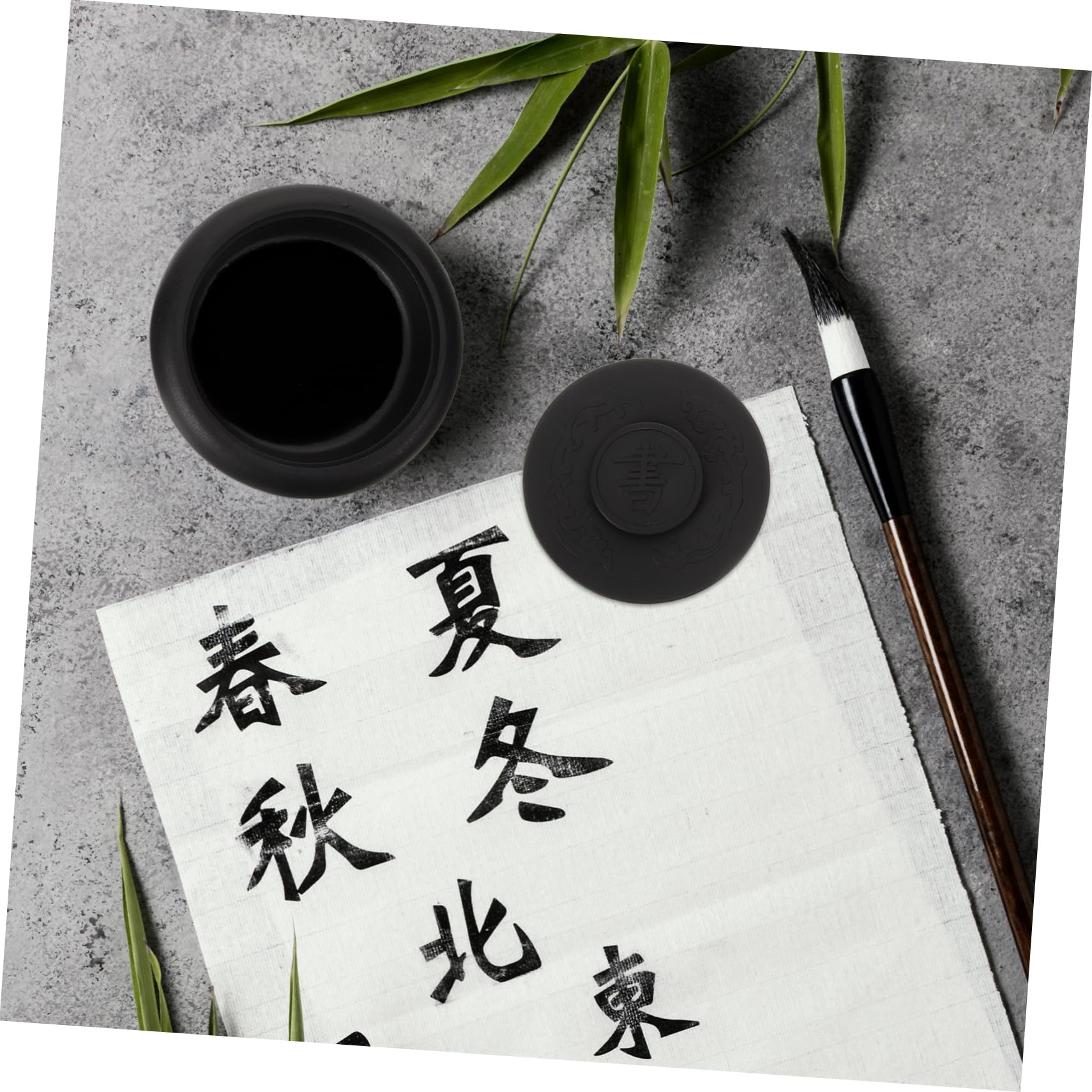 彫刻装飾付き硯 五月人形「透彫火焔に虎鍬形の兜（収納タイプ）」｜五月人形の