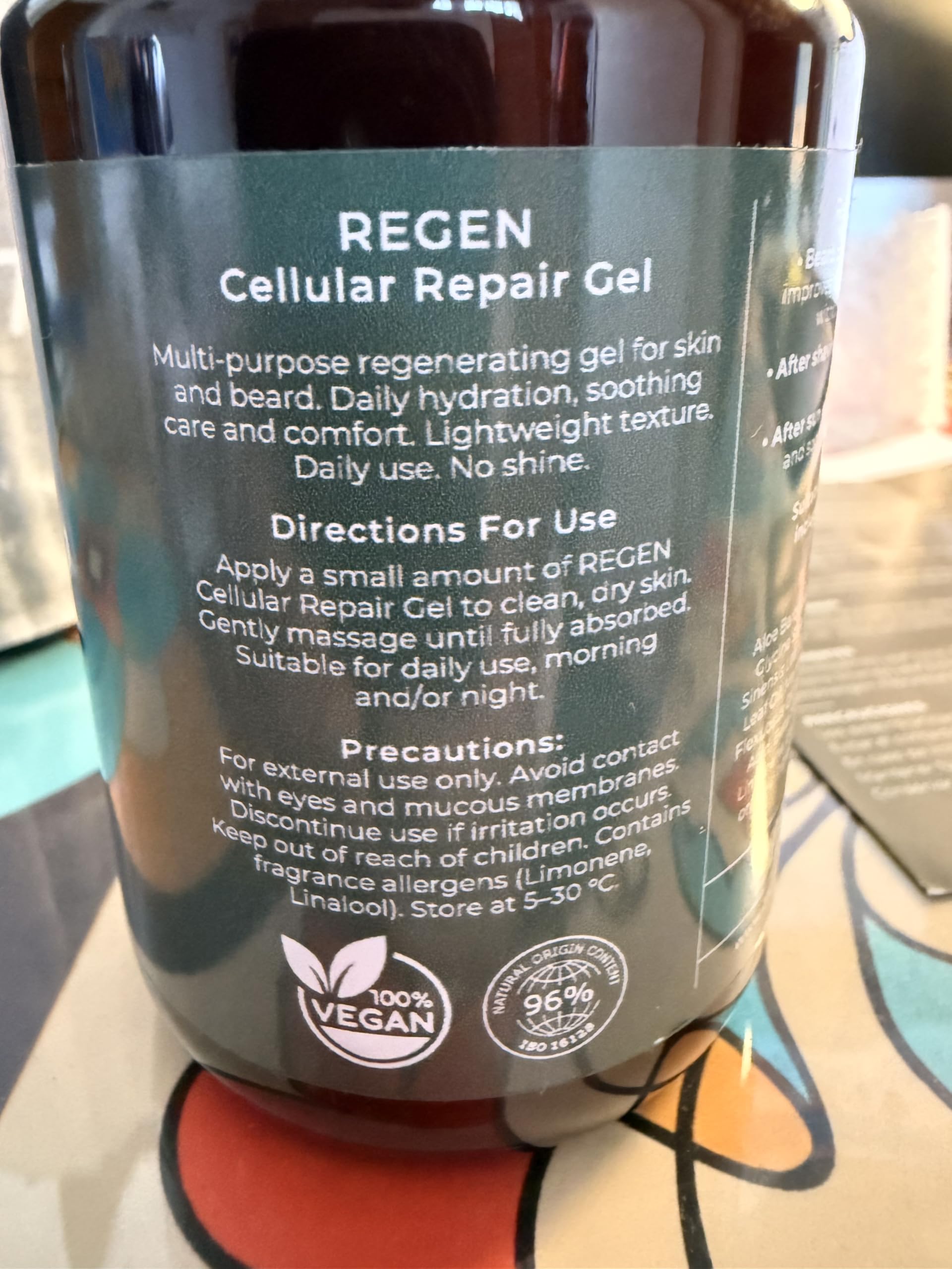 REGEN Gel Hidratante Facial Hombre Sin Grasa | Aloe Vera + Té Matcha | Piel Cansada, Cara y Barba | After Shave y Afetr Sun Refrescante | Absorción Rápida | 200 ml