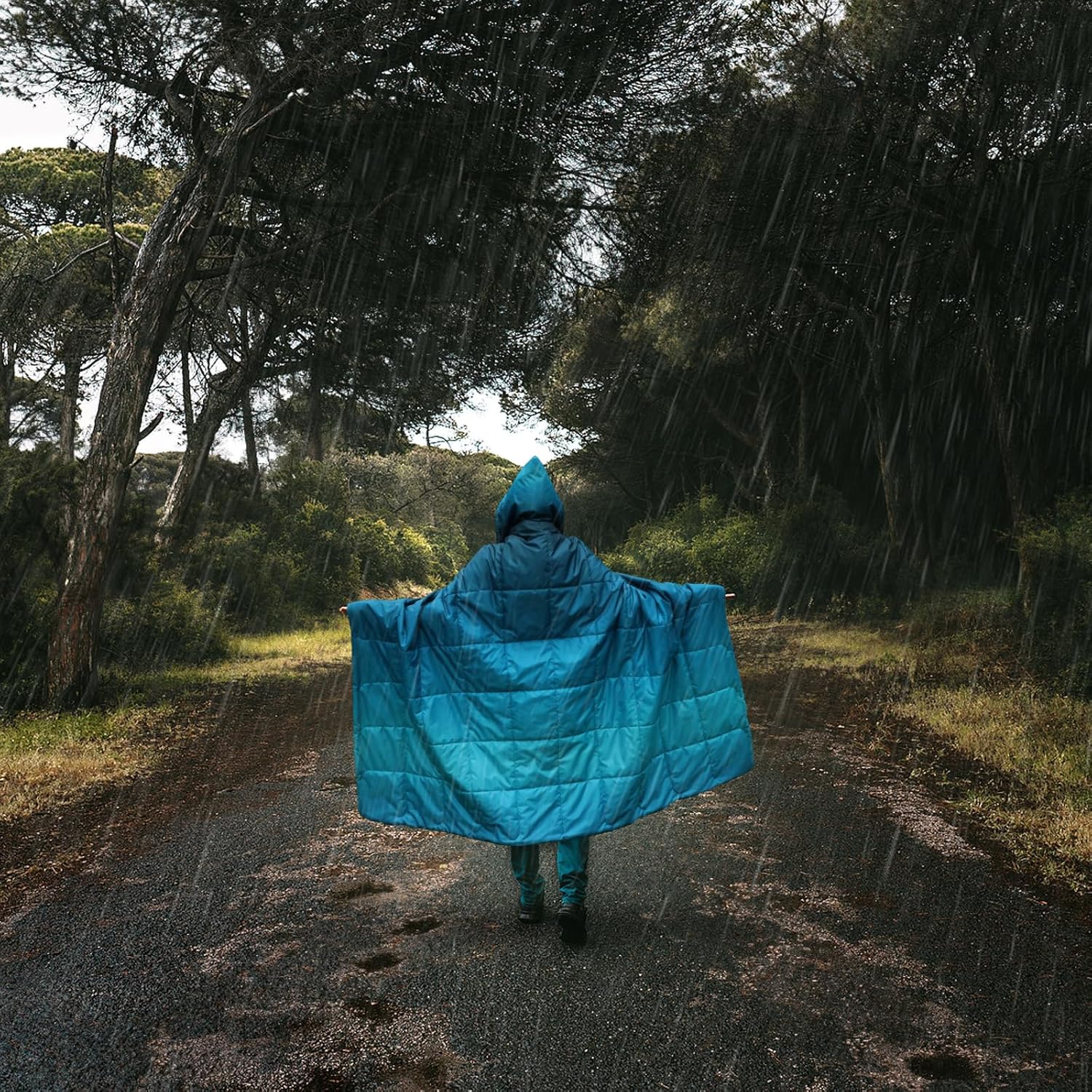 zzlamb Hooded Stadium Blanket,Waterproof Outdoor Camping Blanket Polar Fleece,Warm Windproof Portable for Stadium,Sports,Picnic,Beach,Car,Pets,56x75in Lake Blue Fade