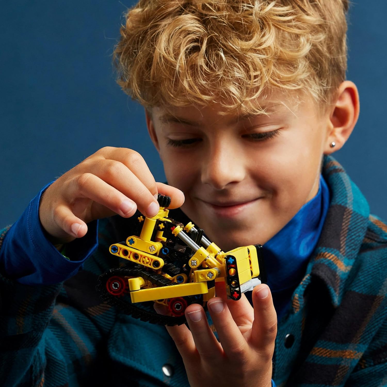 LEGO Technic The Bulldozer Construction Toy for Children, Excavator Vehicle, Gift for Boys and Girls from 7 Years, Imaginative Game 42163