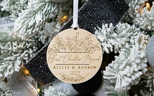 Miniatura 6 de OurFirstChristmasMarriedOrnament2023, Personalized WeddingOrnament, WeddingChristmasOrnament, NewlywedChristmasOrnament, BrideChristmasGift,