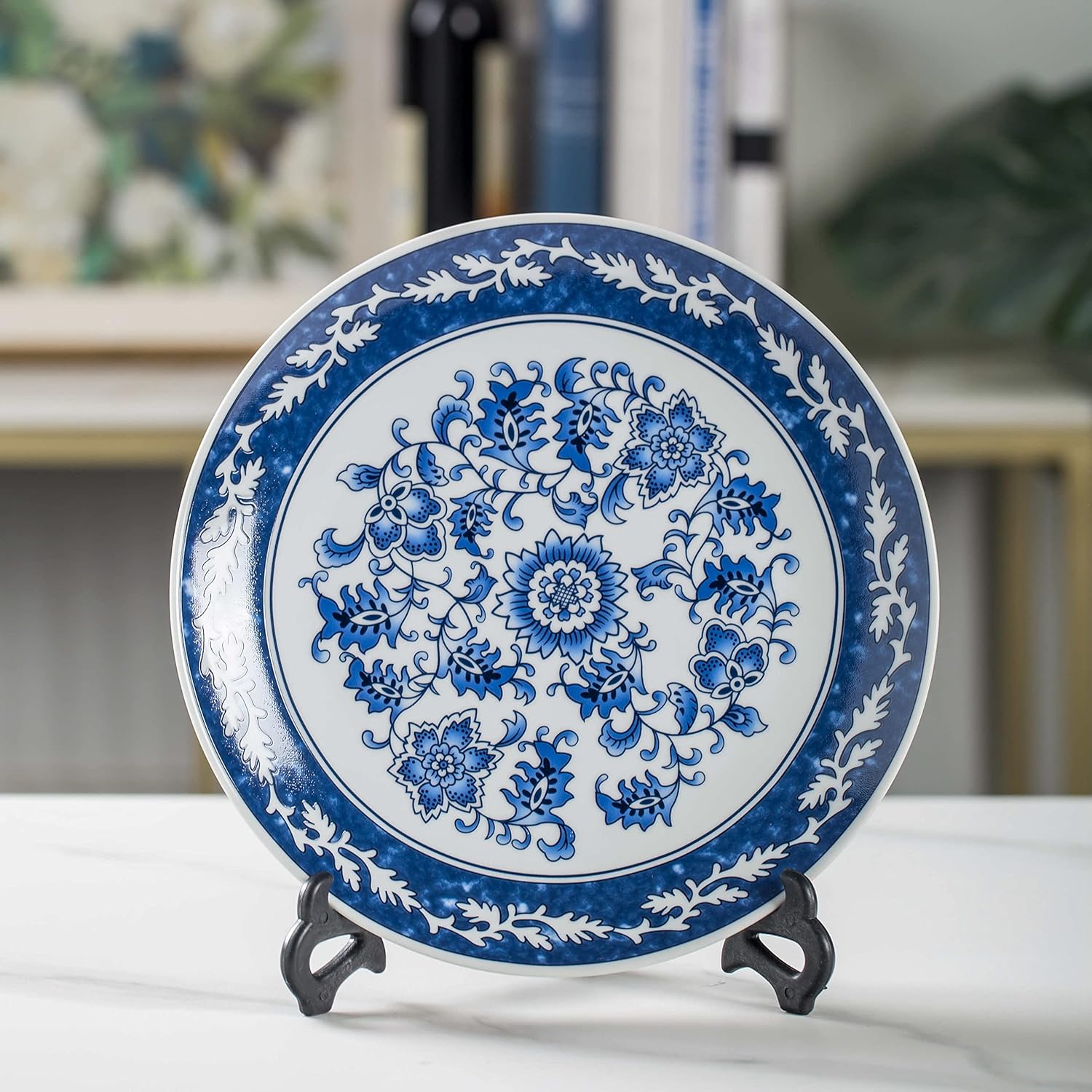 青と白の磁器装飾プレート 10.4インチ 26cm オリエンタルフローラルパターン セラミックオーナメント デザートプレート ディス