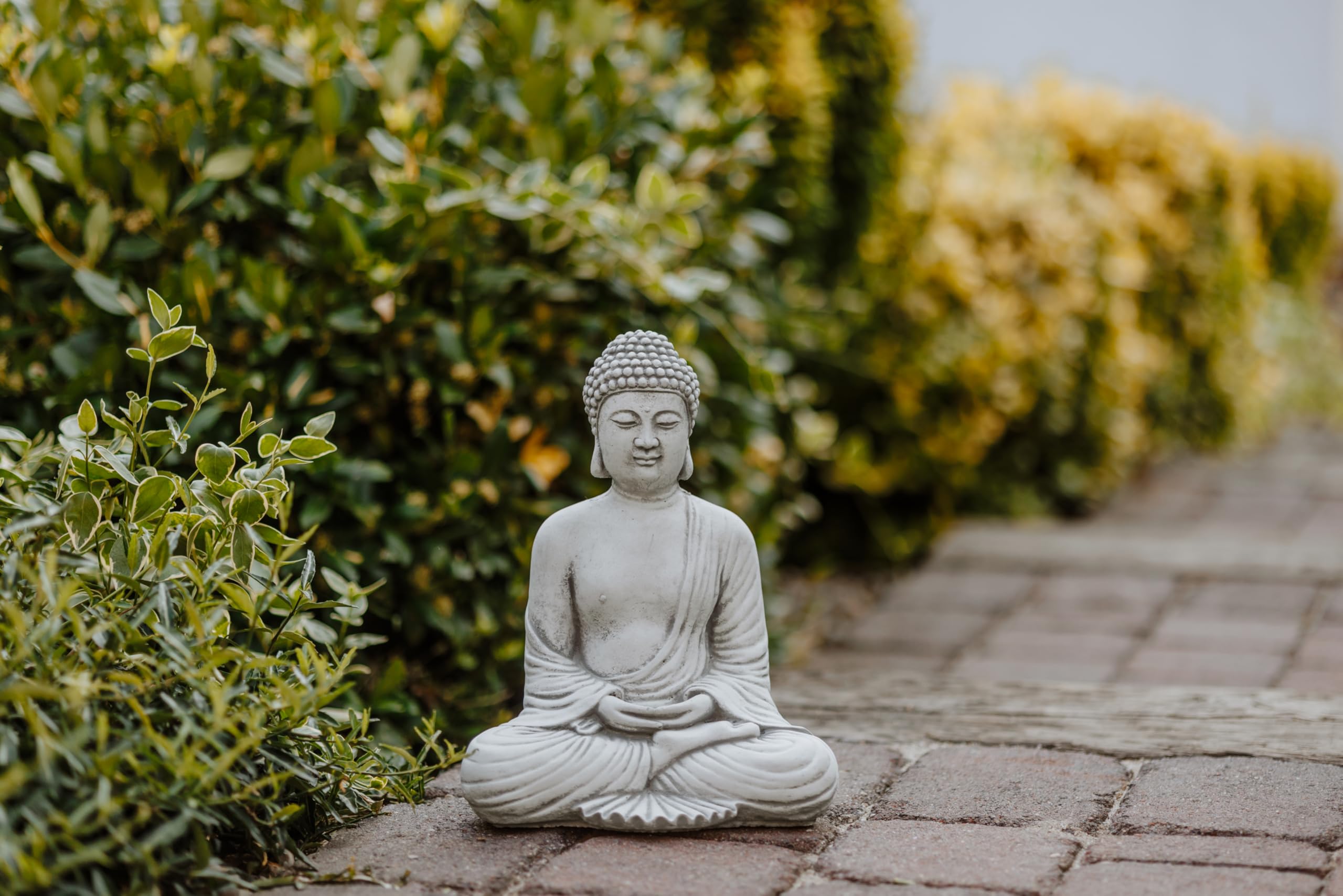 gartendekoparadies.de Buddha in meditazione profonda, statuetta in pietra, altezza 30 cm, 6 kg, grigio, resistente al gelo in pietra per esterni