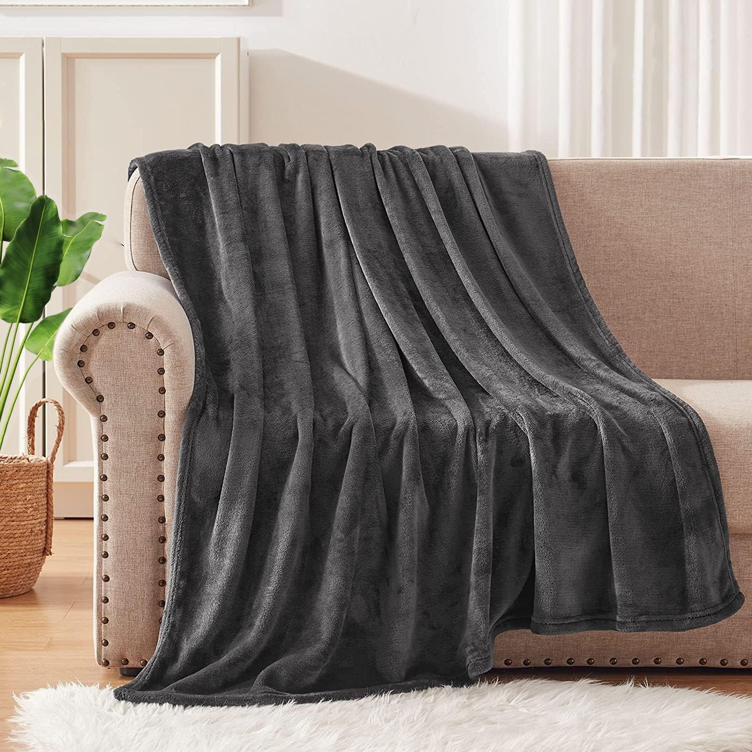 ADAM JEE Fleece Blanket with 350GSM Soft, Plush and Cozy Surface | Throw Blanket for Bed and Sofa | Fuzzy Blanket for Camping and Travel