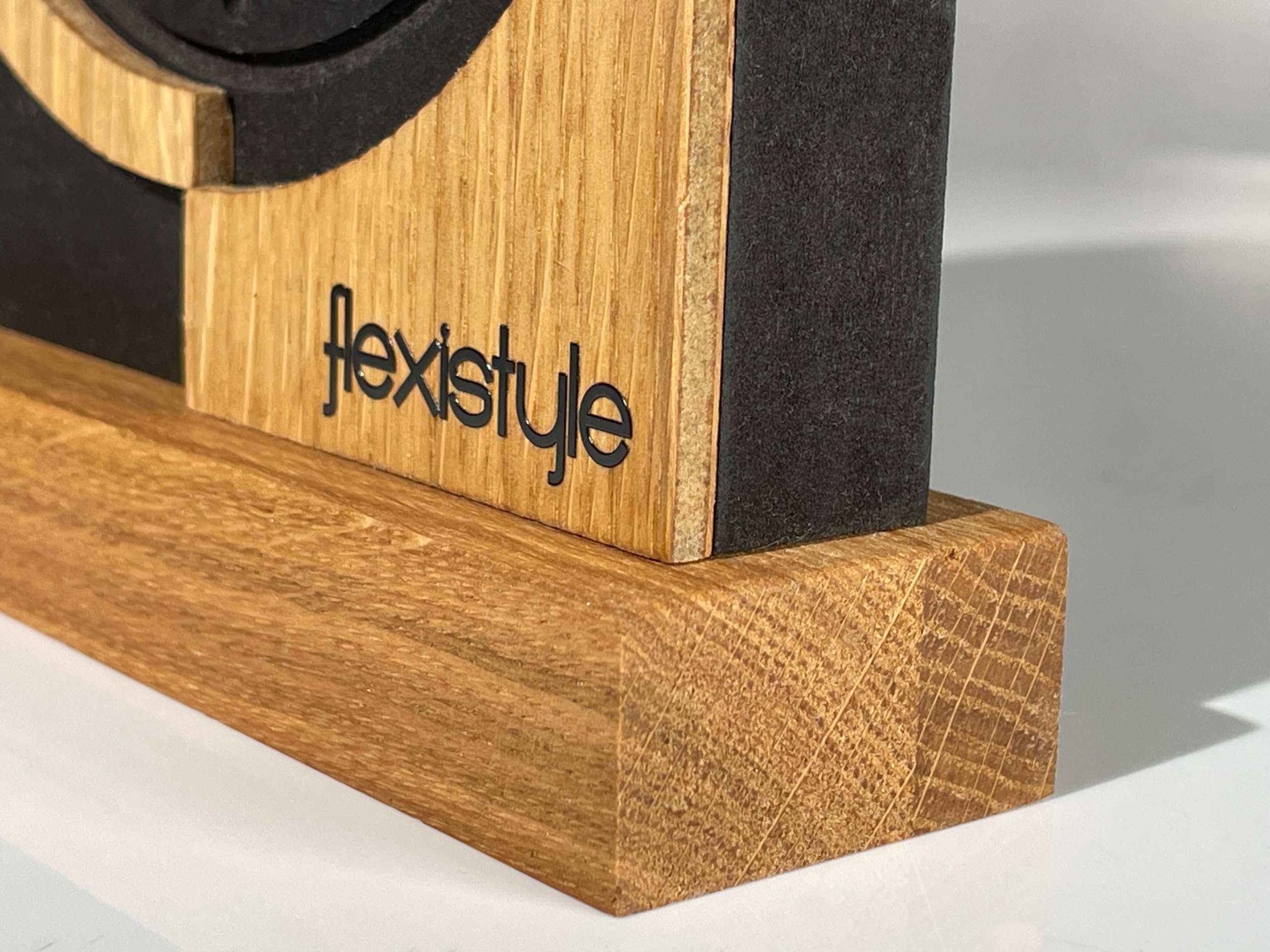 FLEXISTYLE Petite Horloge sur Pied Moderne en Bois de chêne pour Salon, Salle de Bain (Style 2)