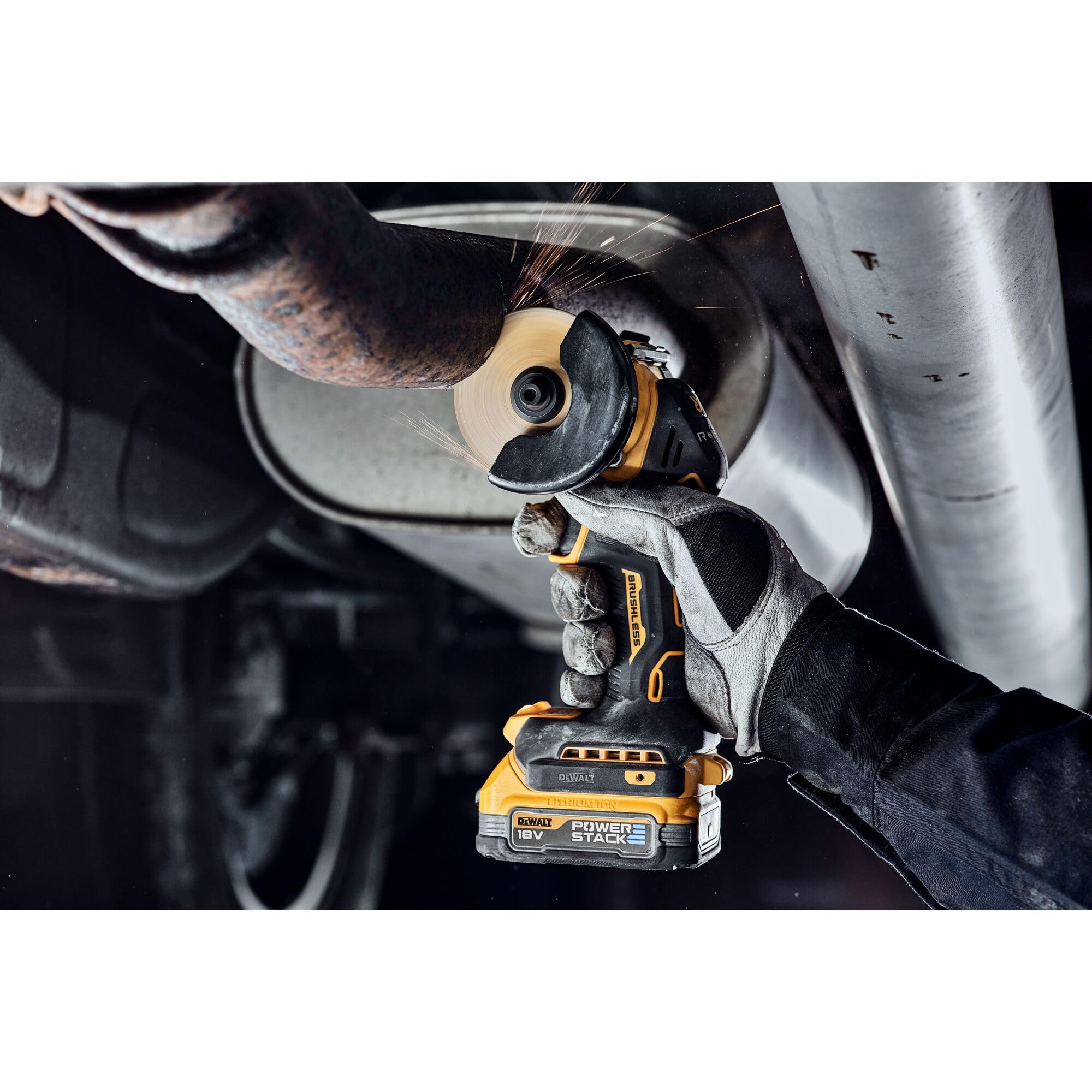 DEWALT DCS438E2T-QW - Cortadora multimaterial 18V Powerstack, Ø de disco 76mm, Motor sin escobillas, M10, Incl. cubierta protectora, 3x discos de corte, 2x baterías Powerstack de 1,7 Ah, Cargador