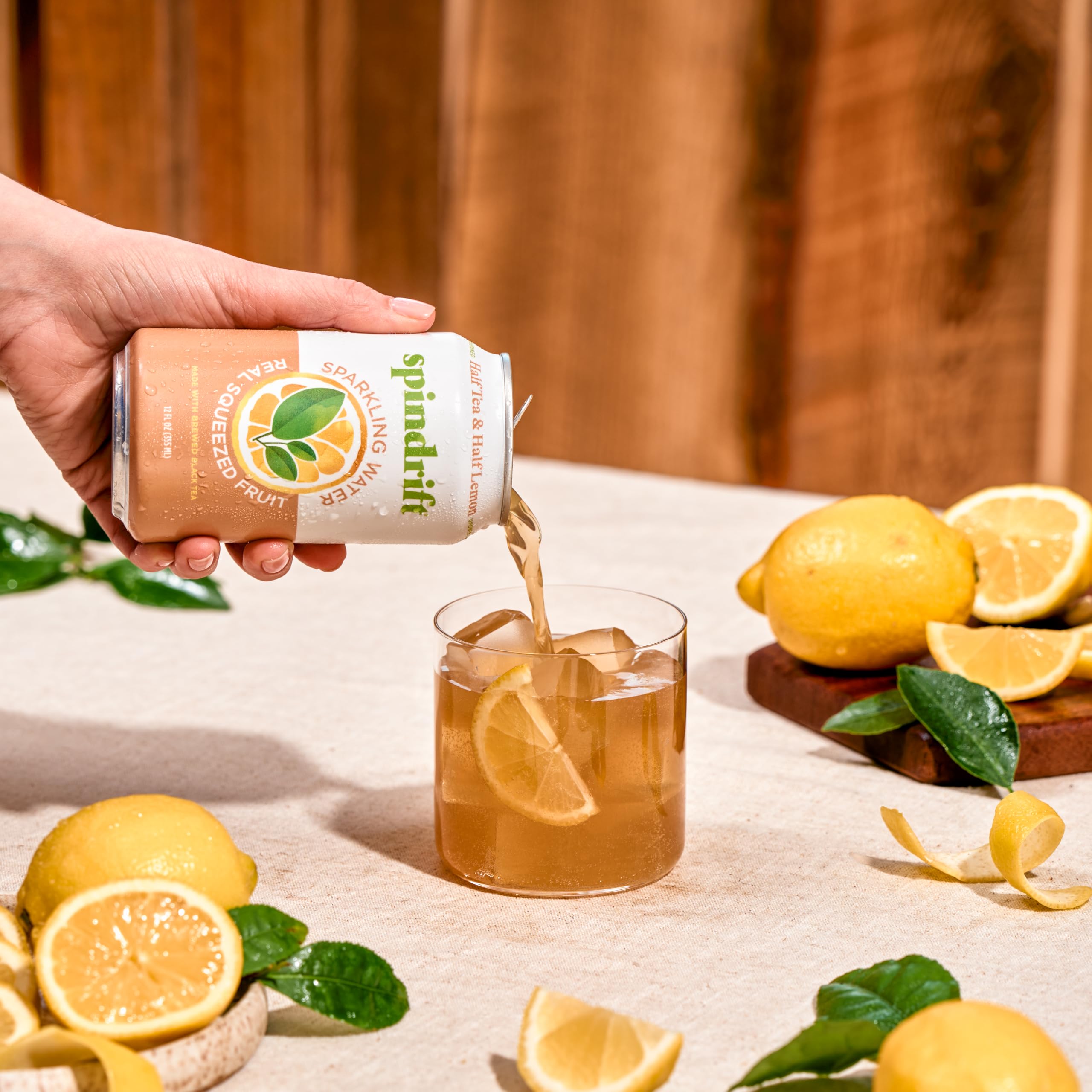 Spindrift Lot de 24 bouteilles d'eau pétillante, moitié thé et moitié citron, fabriquées avec de vrais fruits pressés, 37 ml (seulement 5 calories par canette)