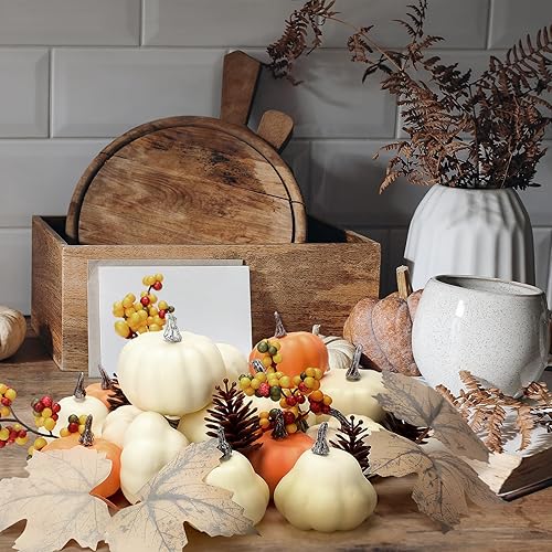 Miniatura 5 de Geelin Juego de 34 calabazas artificiales surtidas de otoño, mini calabazas falsas con hojas de arce, piñas, bayas, decoración de cosecha de otoño