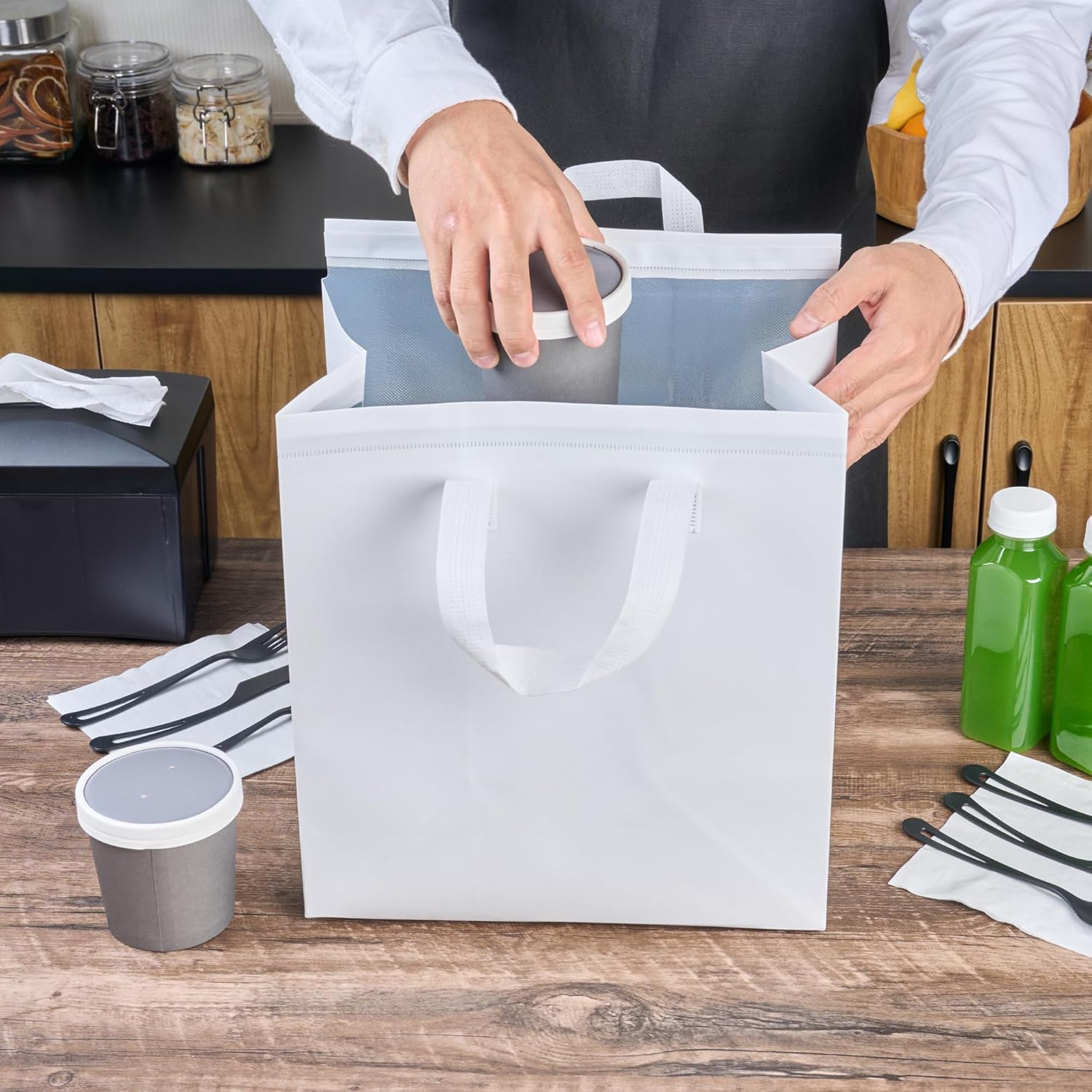 Restaurantware Insulated Delivery Bags 25 Count 11.811 x 7.874 x 12.598 Inches Nonwoven Take Out Bags For Food With Sturdy Handles, White Insulated Grocery Bags Tamper-Evident Foldable