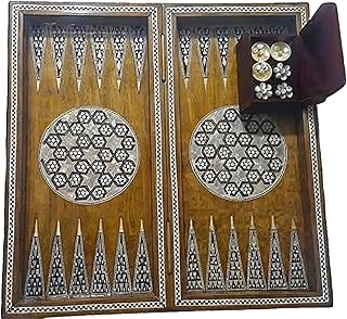 طاولة وشطرنج يدوية الصنع من جازييل مصنوعة من أصداف البحر، تجمع بين الوظيفة الفنية والديكور الأنيق