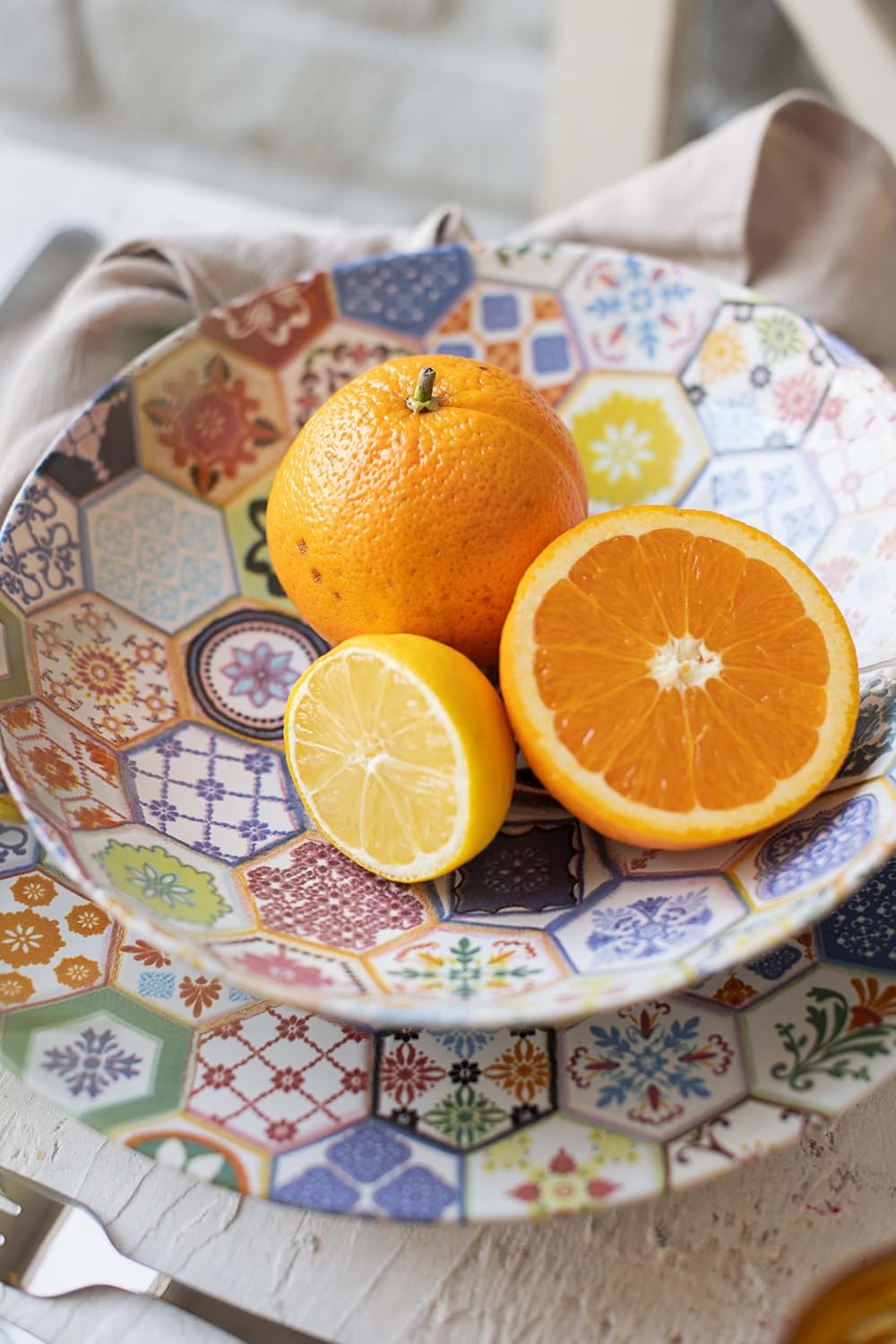 MÄSER Amarite Series, Large Round Charger Plates with Special Tile Decoration, Set of 4, Ideal as Pizza Plates, Serving Plates and Decorative Plates, 4 Jumbo Plates Made of High-Quality Ceramic