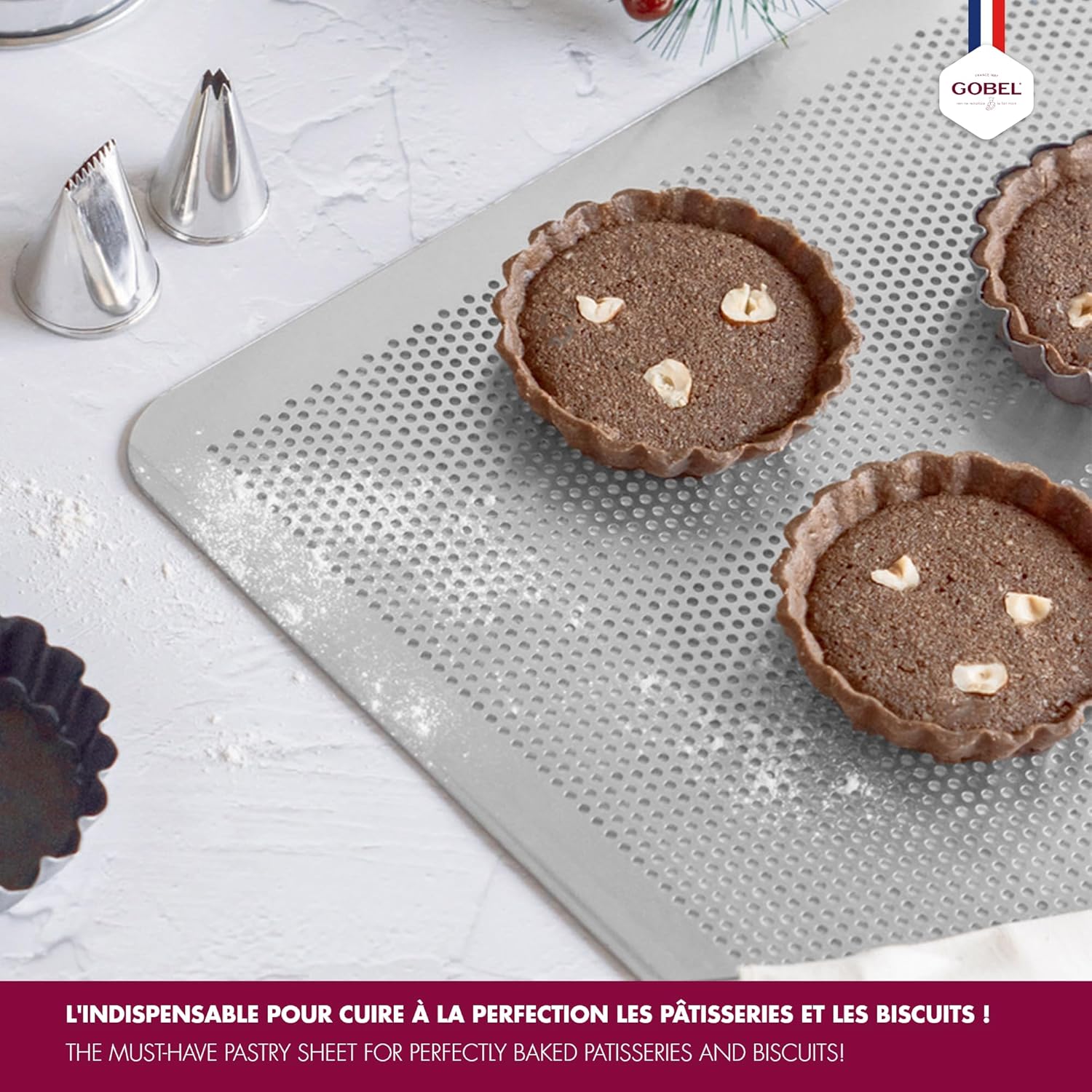 Gobel - Perforated baking sheet without rim - Flat perforated aluminium baking sheet - 30 x 40 cm - Made in France, Silver