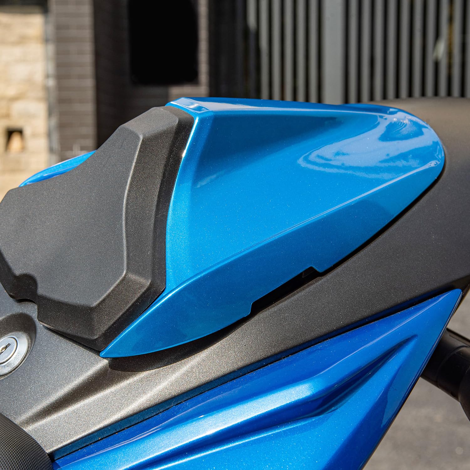 Couvercle de Capot de siège Passager arrière en ABS pour Moto Compatible avec S-uzuki GSXS750 GSX-S 750 2017-2023 2018 2019 2020 2021 2022 (Bleu)
