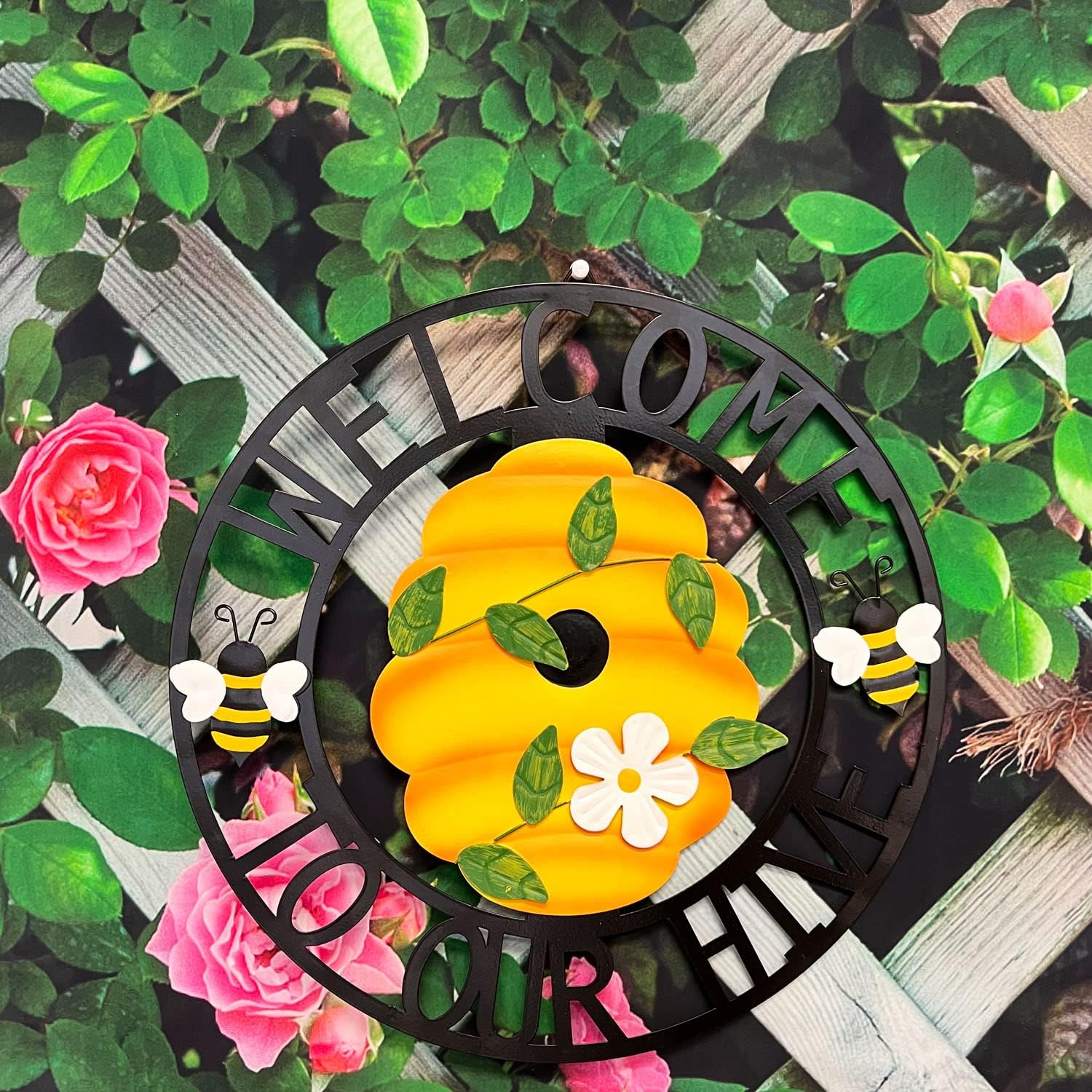 Metal Hanging Bee Welcome Sign,13''x13'',Vintage Hanging Bee Hive Wall Art Decor Front Door Wreaths Garden Welcome Sign Door Hanger Indoor Outdoor Decoration