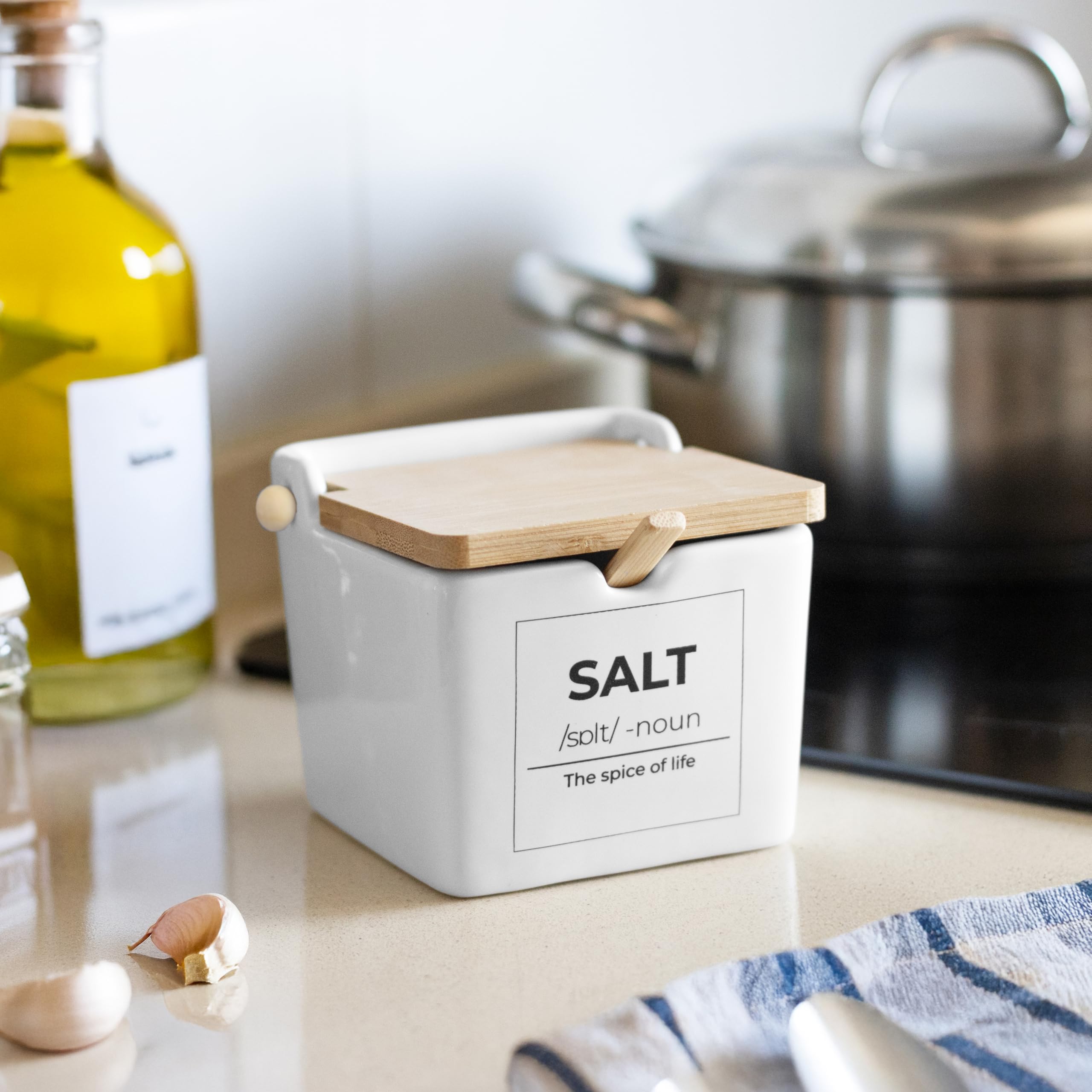Vessia Zoutpot keramiek, klapdeksel van bamboe, praktische zoutpot en zoutpot voor de keuken, zoutvat keramiek met deksel, ideaal als zoutcontainer, zwart