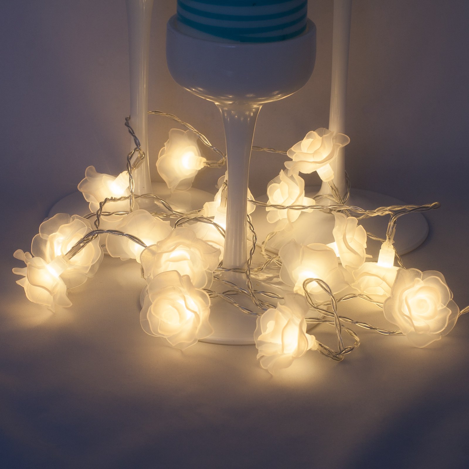 Qbis Girls Rose Flower Fairy Lights, Battery Fairy Lights With 16 White Flowers And Warm White Lights, Lovely Bedroom Accessories And Decorations For Bedroom. ( Lights)