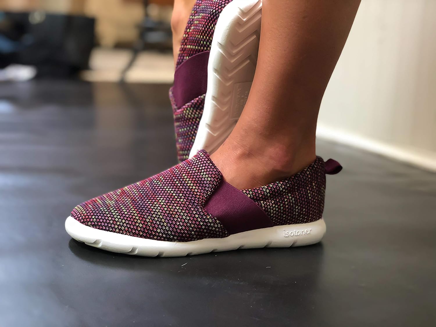 Isotoner Womens Sport Mesh Slipper - Image 8