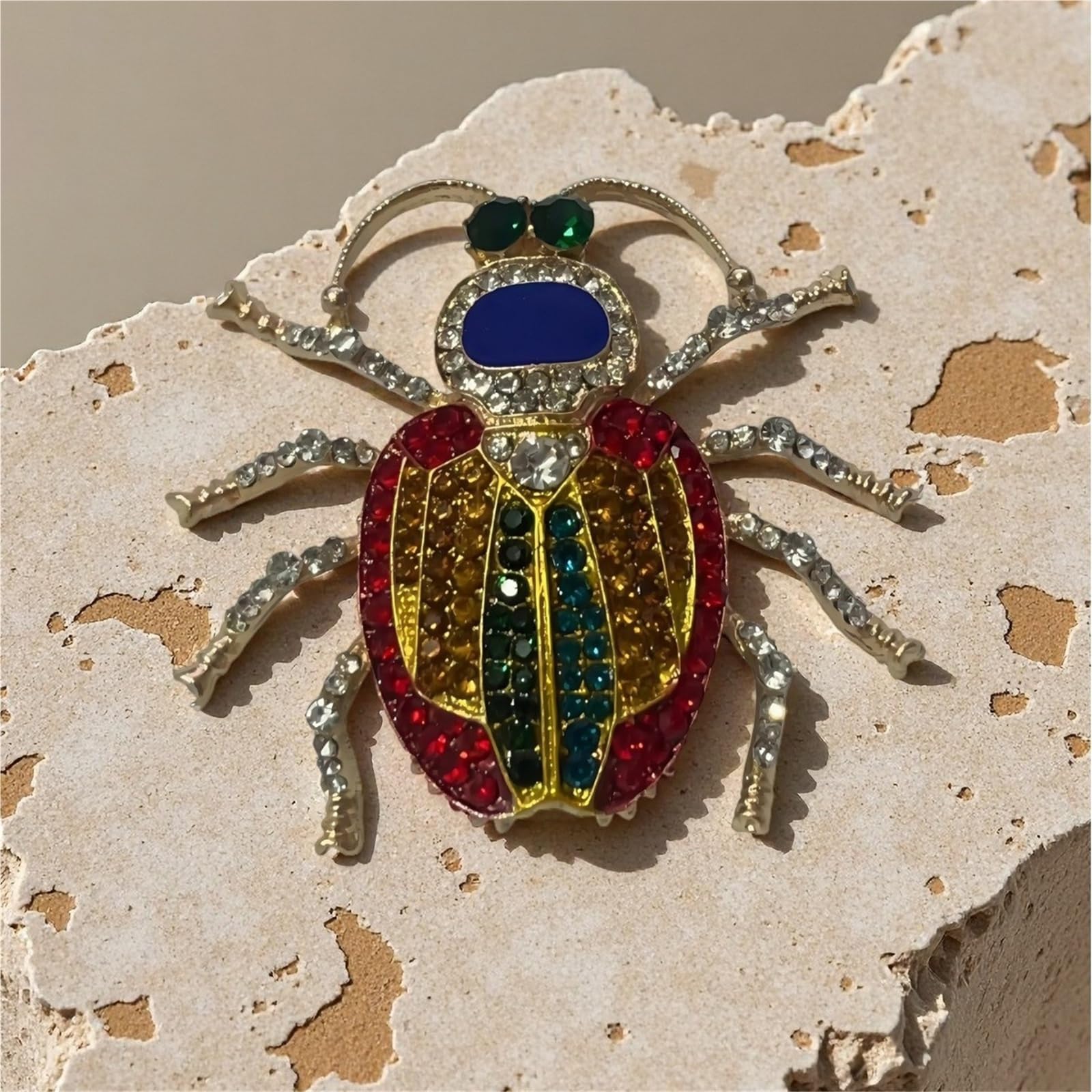 Broche de mariquita colorido retro europeo, exquisito pin de aleación con diamantes de imitación para hombres y mujeres