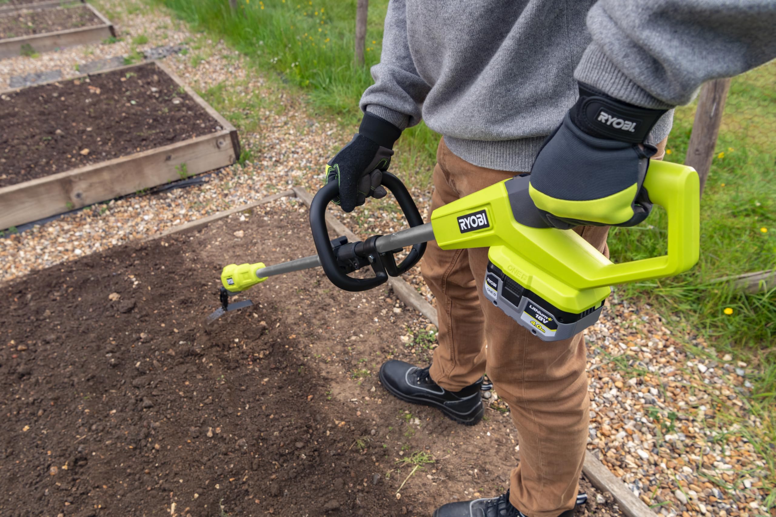 RYOBI Désherbeur 18V ONE+™ - Largeur 16,5 cm - Profondeur 7 cm - Sans Batterie ni Chargeur - Lame Oscillante Dentelée - Idéal Désherbage Massifs, Potager, Allées, Bordures et Préparation du Sol - RY18