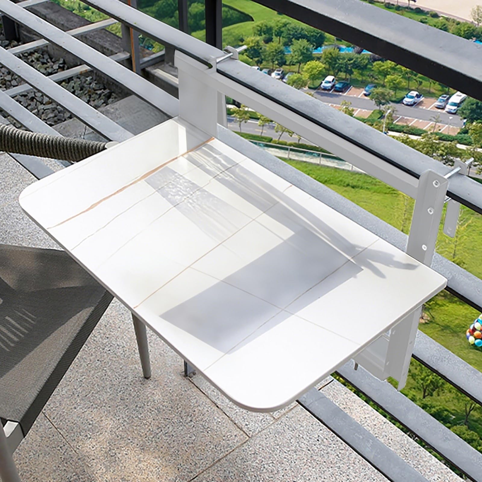 Tavolo da Balcone Pieghevole Regolabile, bancone da Bar da Esterno a Parete per Patio e Giardino, Tavolo salvaspazio con ringhiera, Bianco (60x35 cm/23,6x13,7 Pollici)