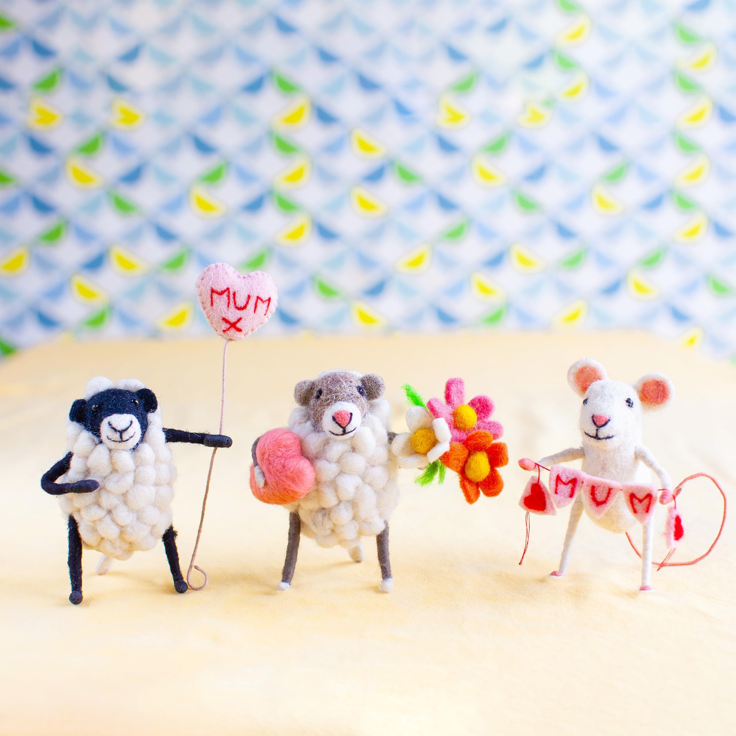 Sew Heart Felt, Mum Balloon Sheep, 10cm - Image 4