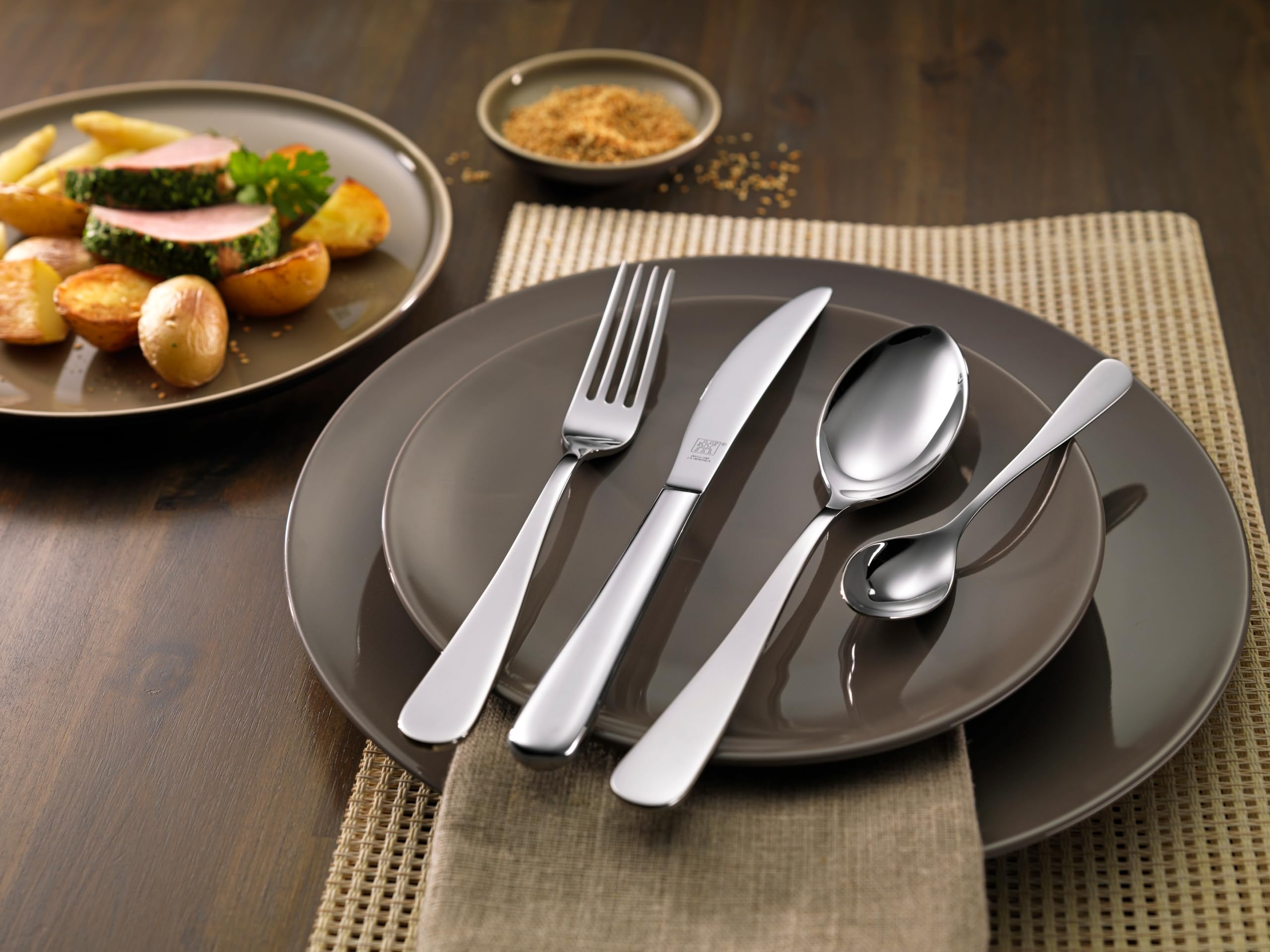 ZWILLING Greenwich Besteck Set, 68-teilig, Für 12 Personen, 18/10 Edelstahl/Hochwertiger Klingenstahl, Mattiert, Silber [plastikfreie Verpackung]