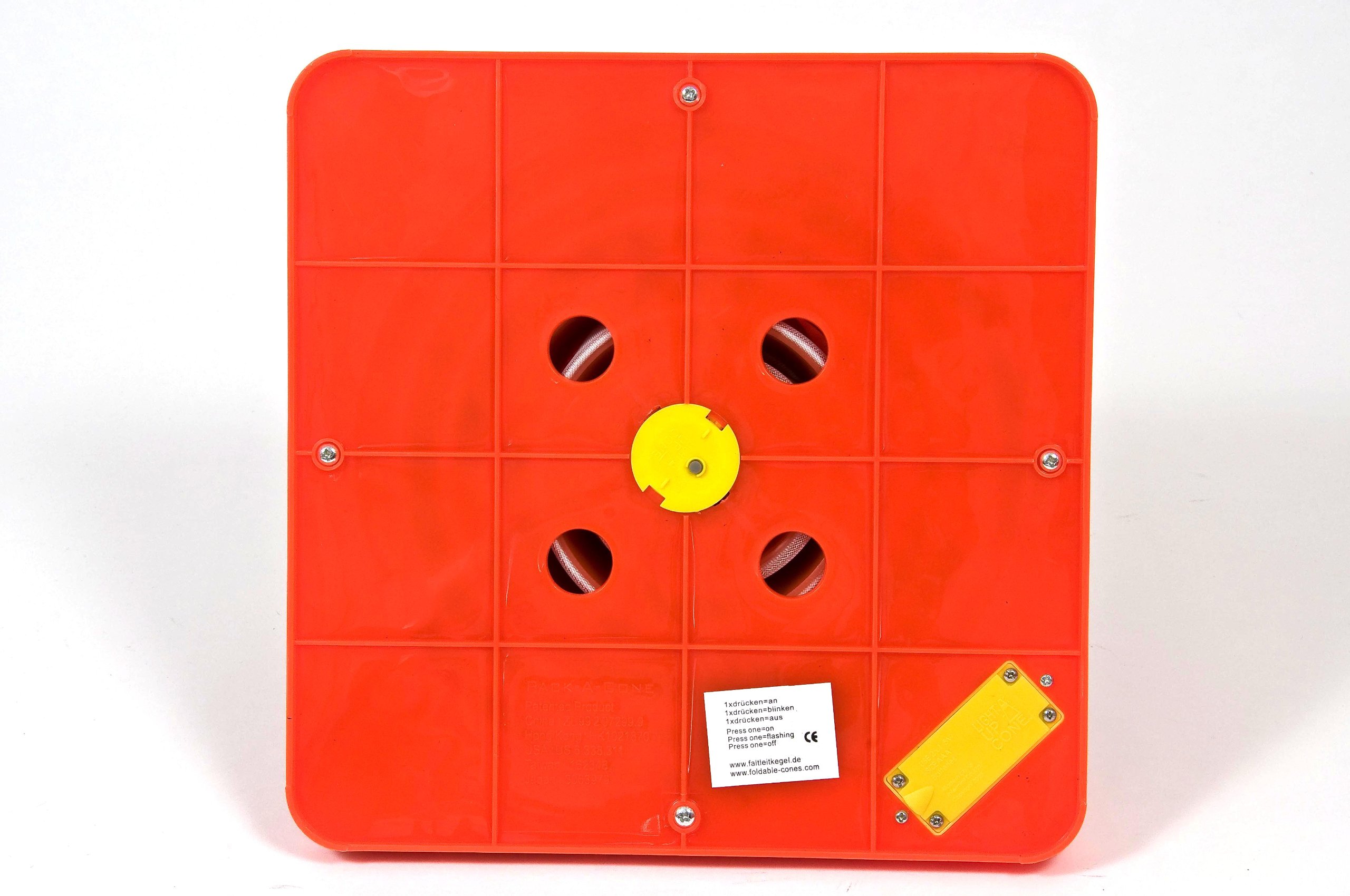 ERRO Faltleitkegel 60 cm mit LED vollreflektierend, das Original. Warnkegel, Feuerwehrbedarf, Polizeibedarf, Profiqualität ERRO Faltleitkegel 60 cm mit LED vollreflektierend, das Original. Warnkegel, Feuerwehrbedarf, Polizeibedarf, Profiqualität