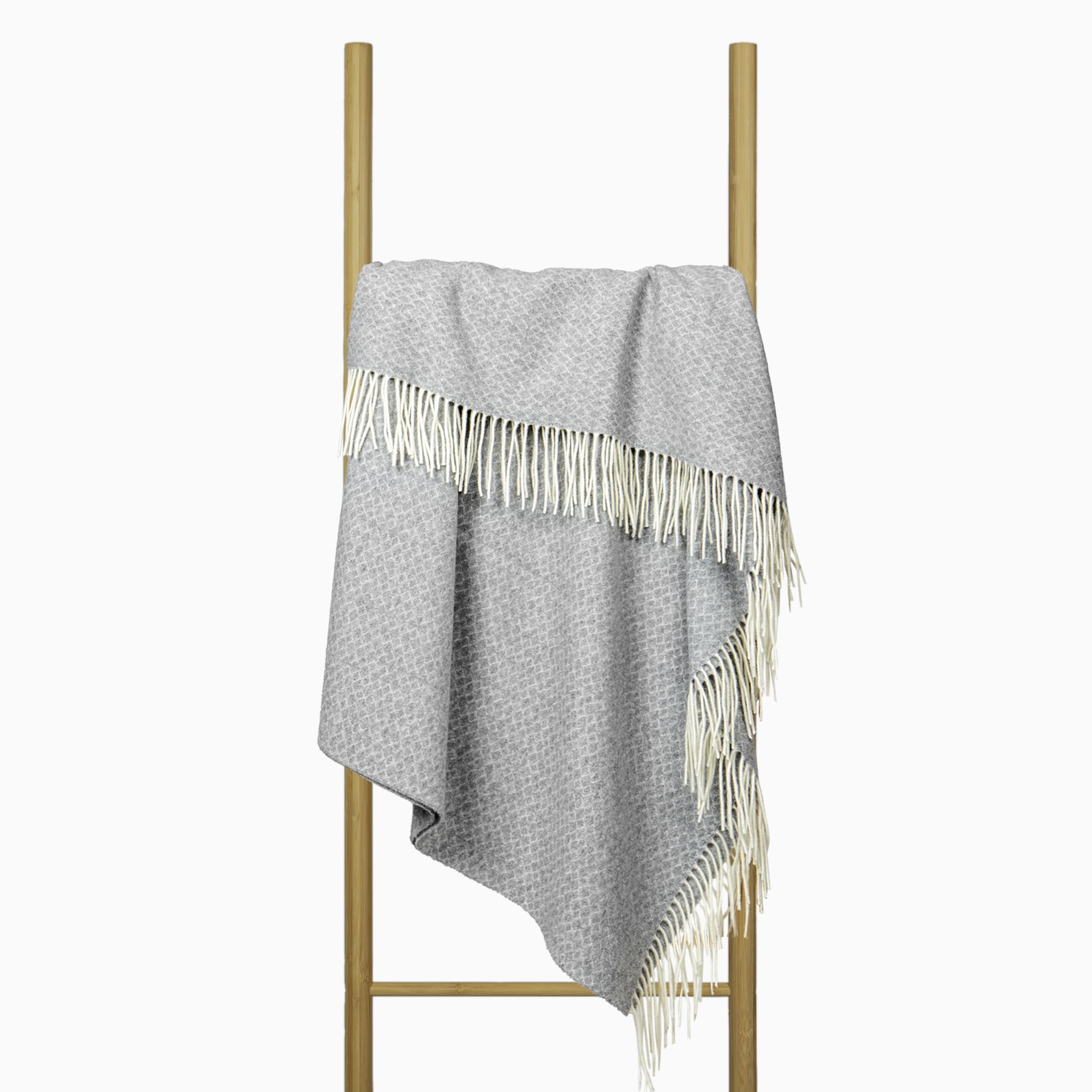 Manta Lana Merino 140x200 con 10% Cachemira – Manta Cálida para Cama y Sofá, Cubrecama Invernal con Flecos, Elegante Plaid para Sofá y Sillón – Nostra Andora