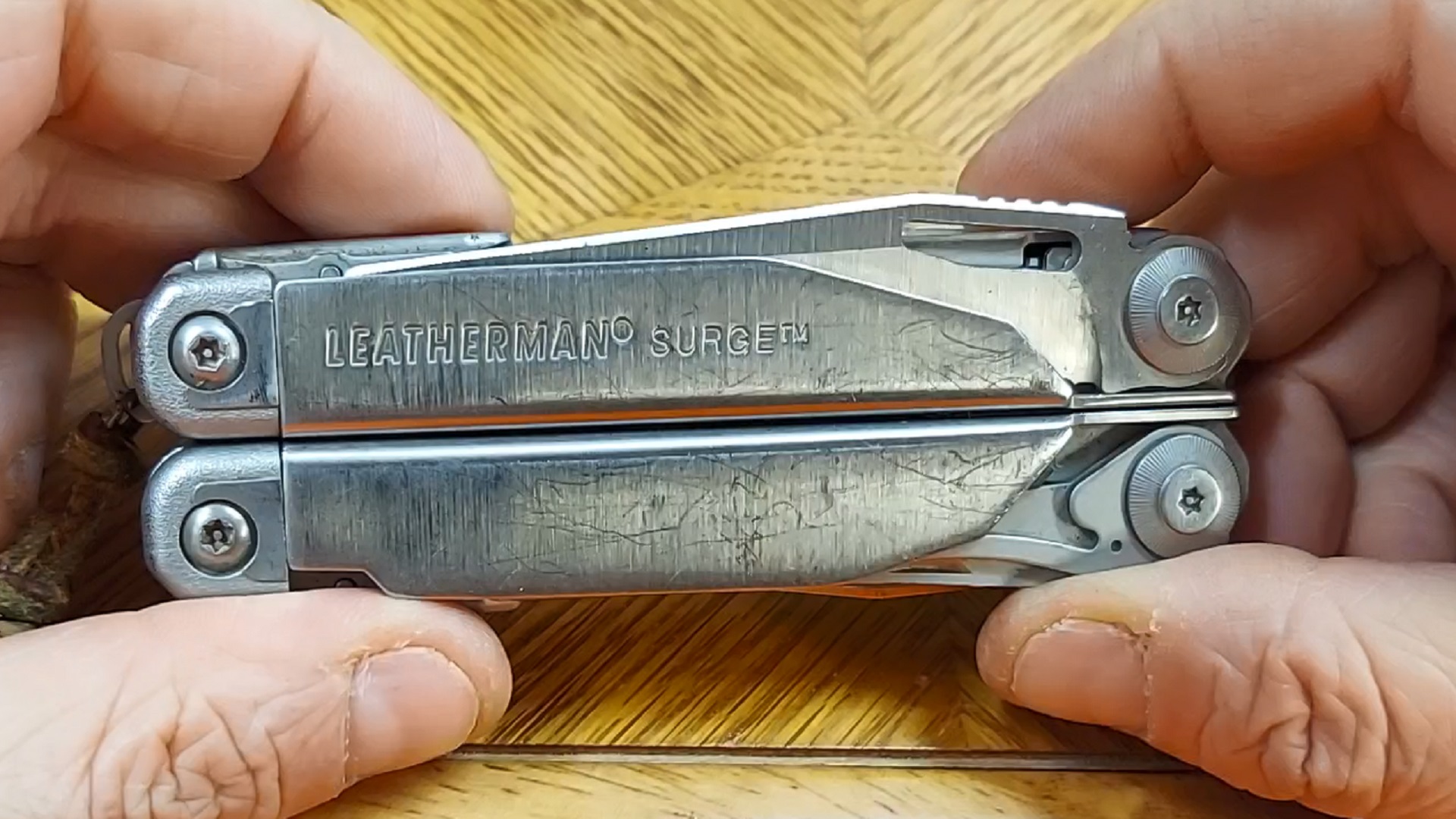 Leatherman Surge
