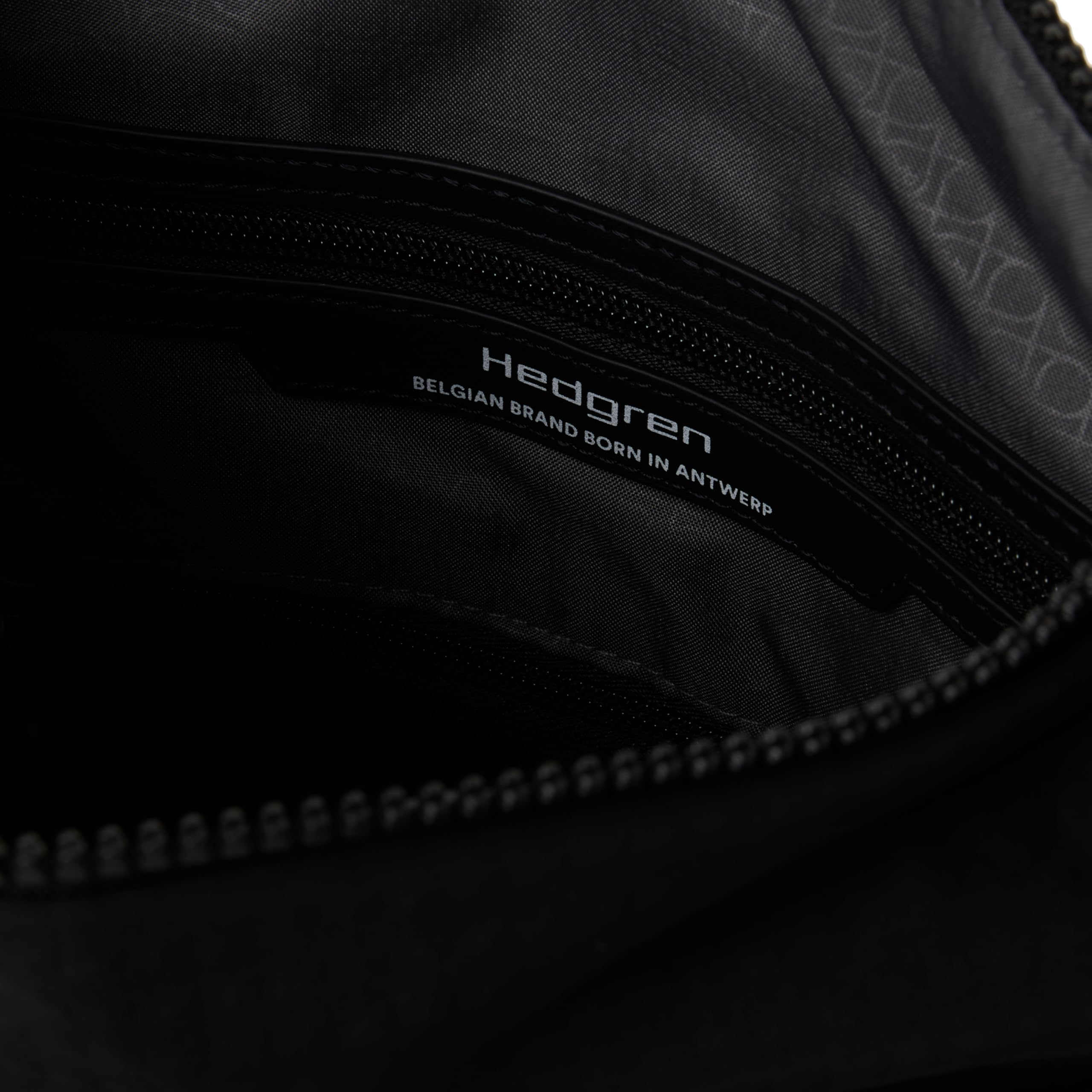 Hedgren Roku VERTICAL TOTE EXP 13" + RFID