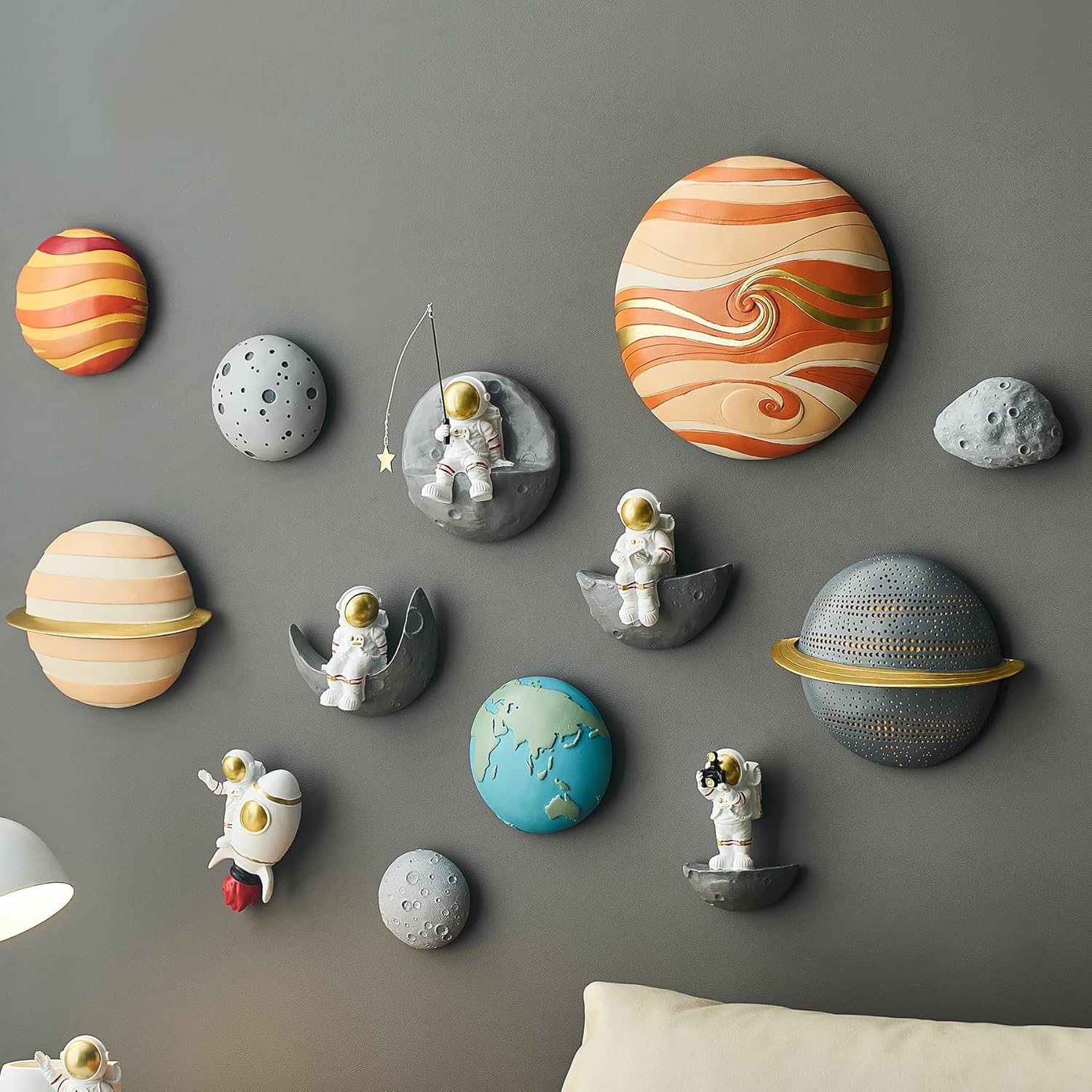 XGZY 5PCS astronauts wall decoration-Decor for Modern Home Decor-decoration for Background 3D Wall Space themed Living Room Sofa Bedroom Wall