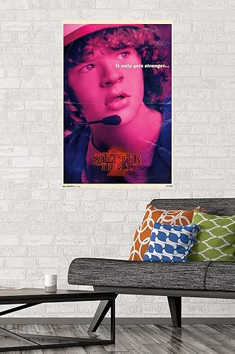 Miniatura 2 de Trends International Netflix Stranger Things Season 2 - Póster de pared Dustin, 22.375 x 34 pulgadas, versión premium sin marco