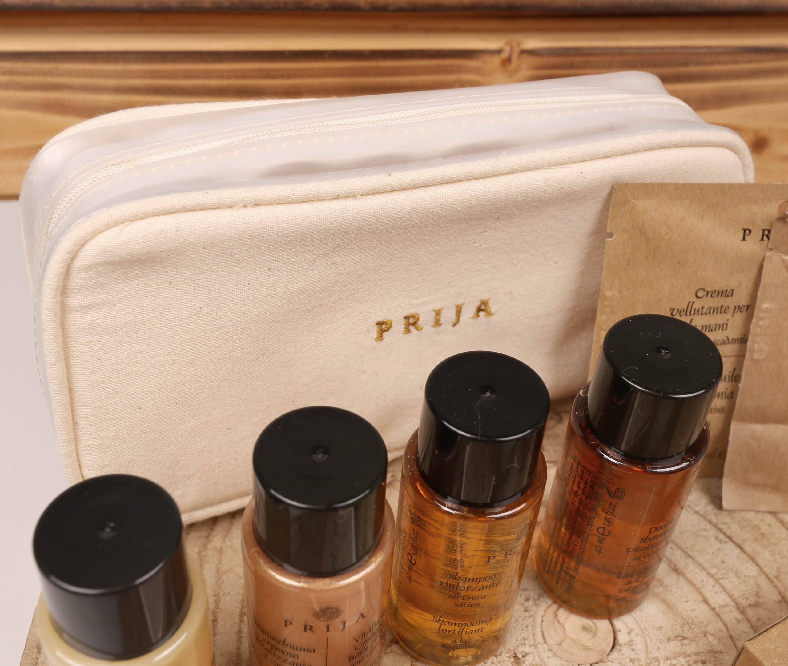 sarcia.eu Prija Kit da Viaggio per la cura di corpo e capelli