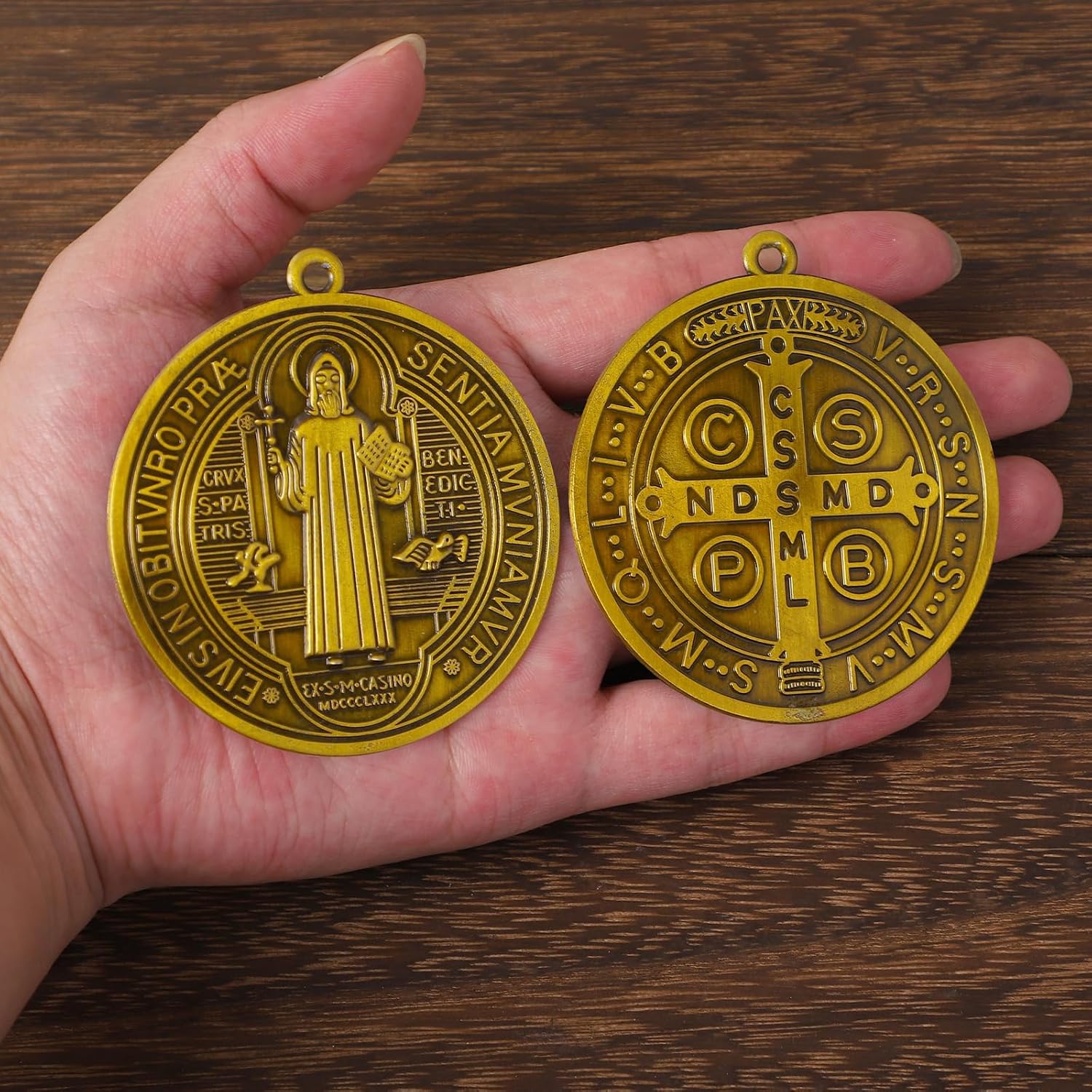 Gorgeoos 2Pcs 3 Inch St. Benedict Medal Antique Silver Catholic Religious Medal for Desktop & Wall Display
