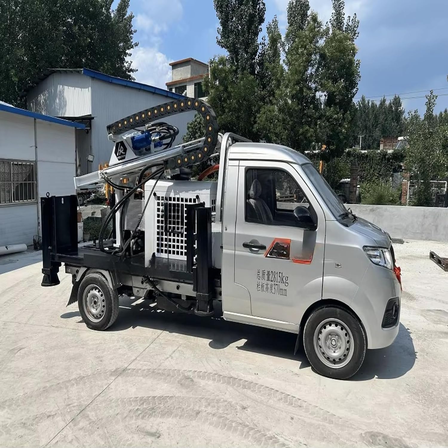 Professional Portable Hydraulic Well Driller, 300ft Depth Capacity Mobile Borehole Machine, High Torque Rotary Rig with Adjustable Leveling