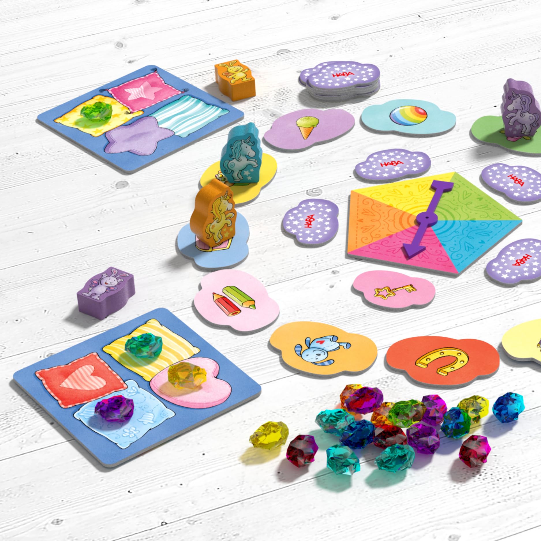 HABA Licornes dans Les Nuages – Collection de Jeux à partir de 3 Ans avec 9 Jeux de dés, de Cartes et de Plateau variés pour 2 à 4 Enfants, faciles à Expliquer – 2012231002
