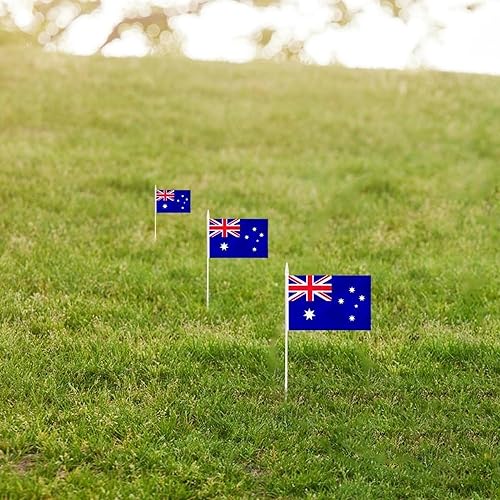 Miniatura 5 de Paquete de 25 mini banderas de Venezuela, bandera venezolana pequeña en miniatura con poste blanco sólido de 12 pulgadas, bandera de 5 x 8 pulgadas,