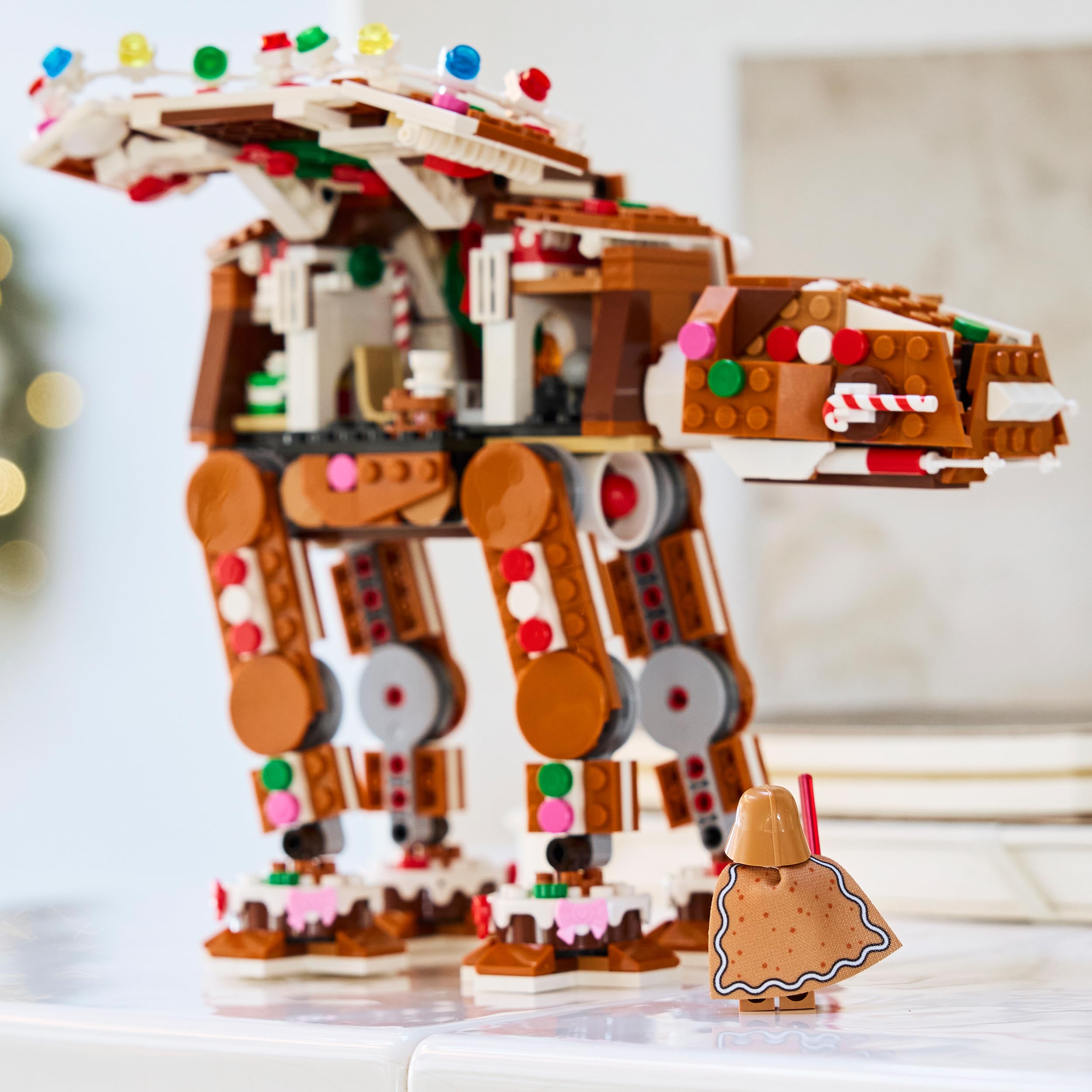 LEGO Star Wars AT-AT Walker Façon Pain d’Épices - Jouet - Loisirs Créatifs de Noël pour Enfant - Minifigurine de Dark Vador avec Sabre Laser - Décoration Festive - Cadeau Garçon 10 Ans ou Fan 40806