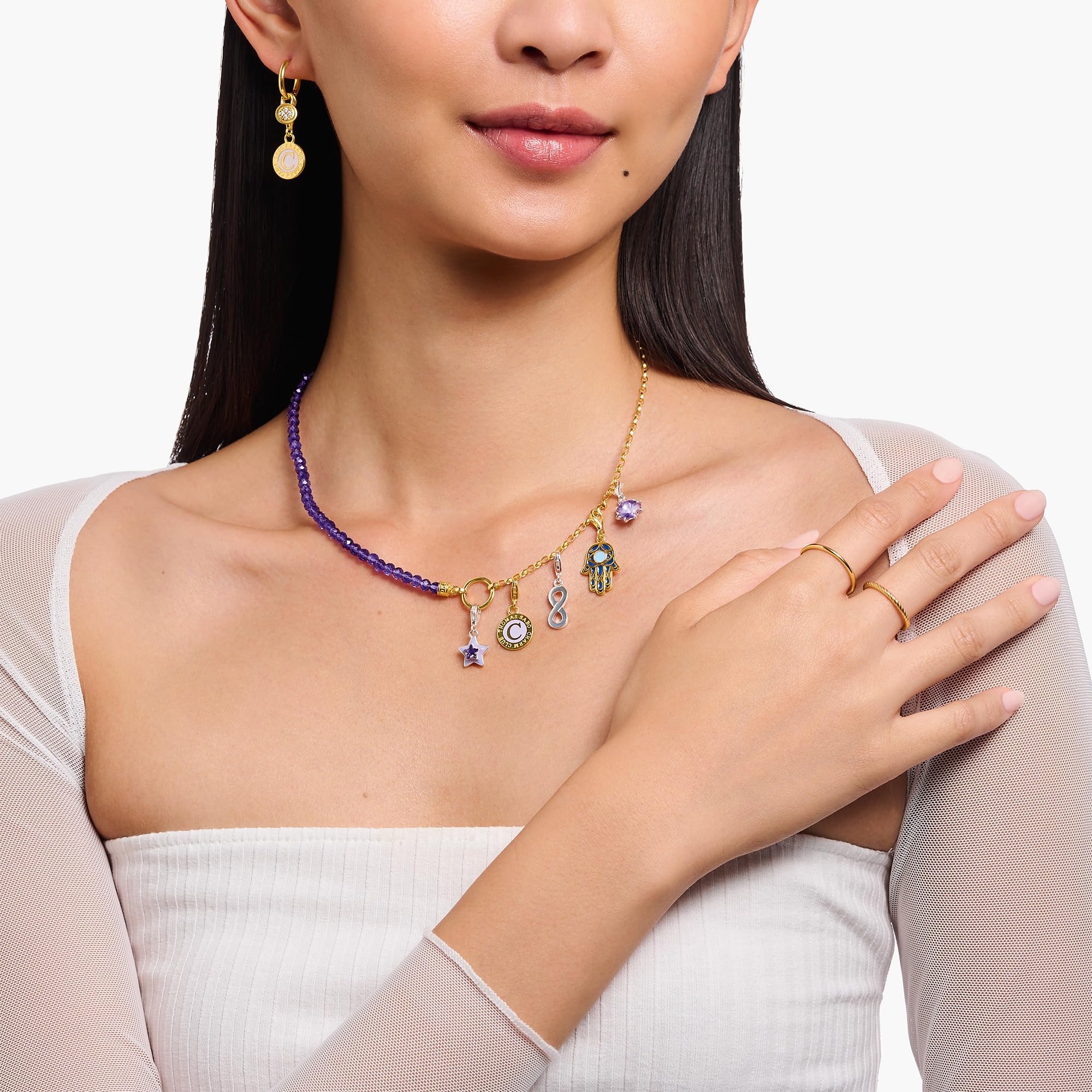 THOMAS SABO Charm-Anhänger Fatima's Hand mit Kaltemaille vergoldet 925 Sterlingsilber, 750 Gelbgold Vergoldung, Kaltemail