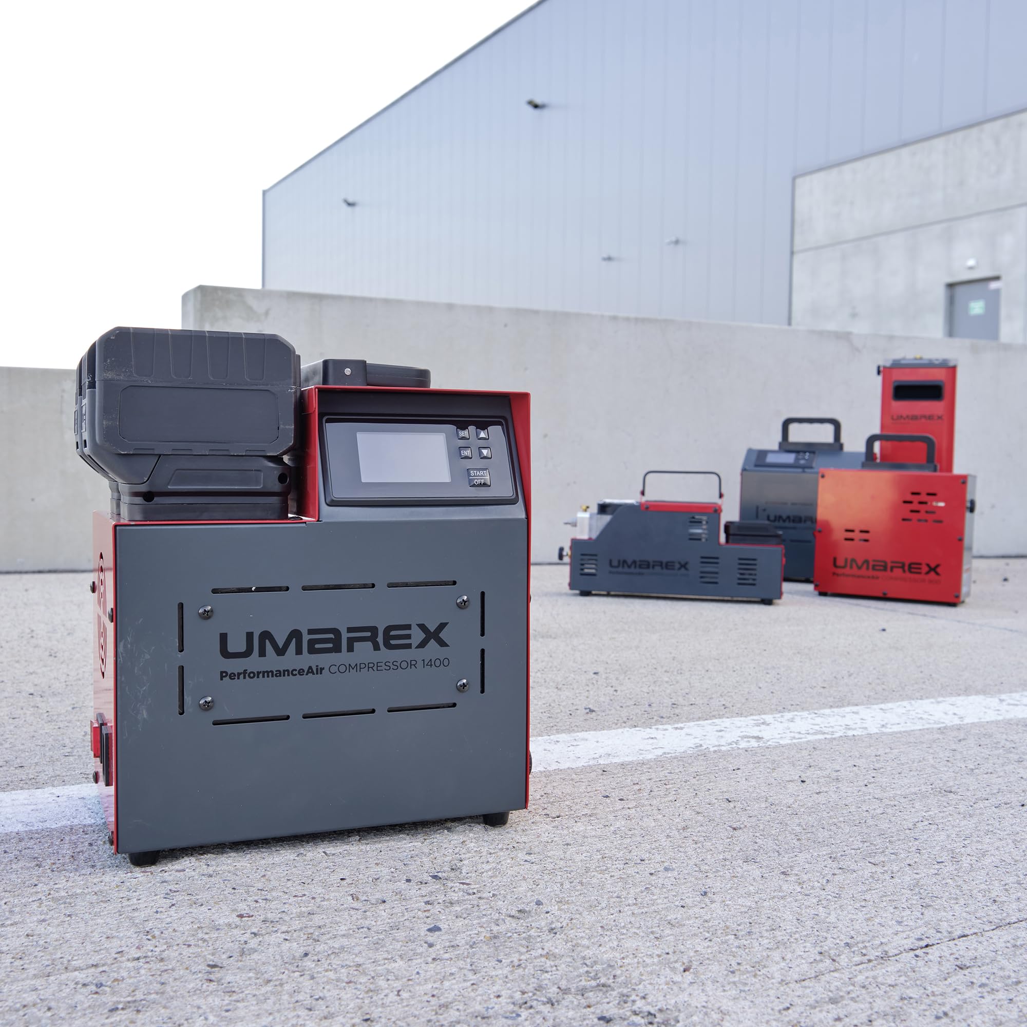 Umarex PerformanceAir 1400 PCP Compressore PCP, compressore portatile ad alta pressione fino a 300 bar, batteria o funzionamento a 230 V, connettore Foster, include 2 batterie agli ioni di litio e