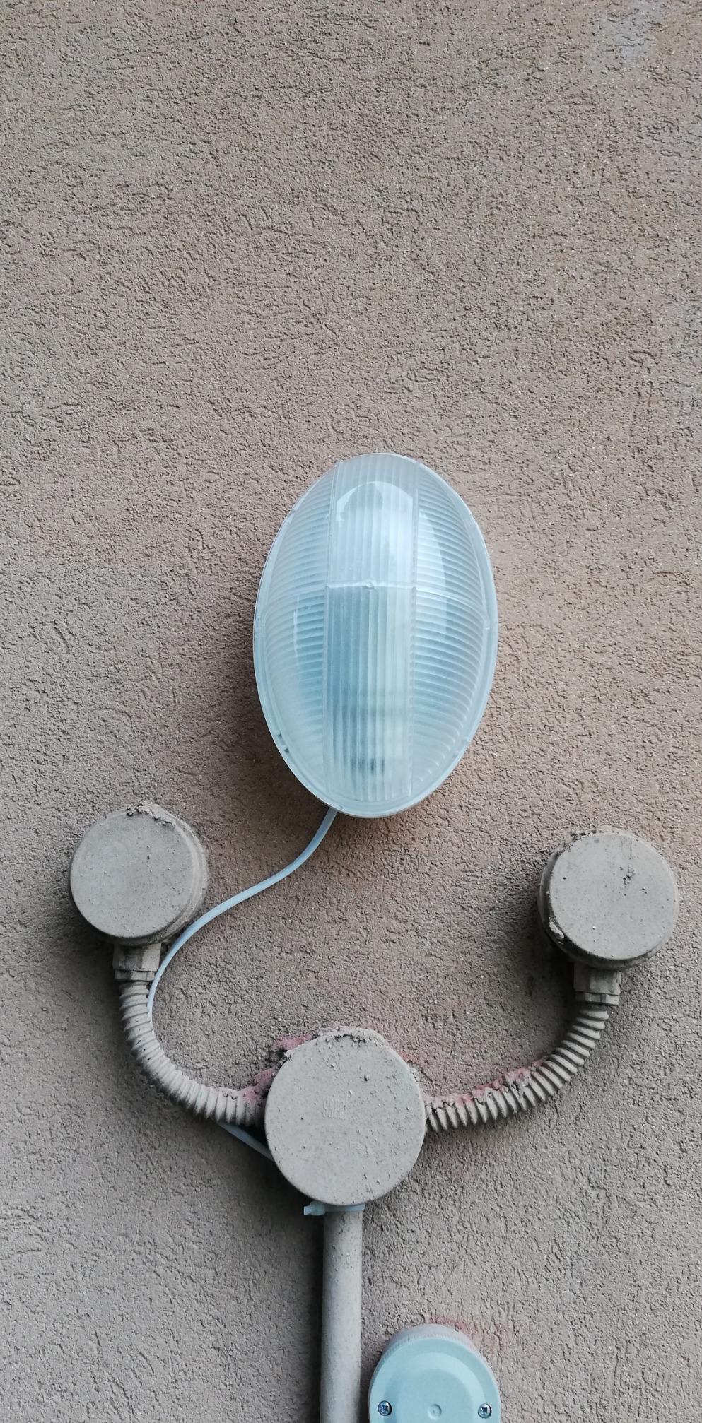 Ottima lampada con sensore crepuscolare, tarate perfettamente.