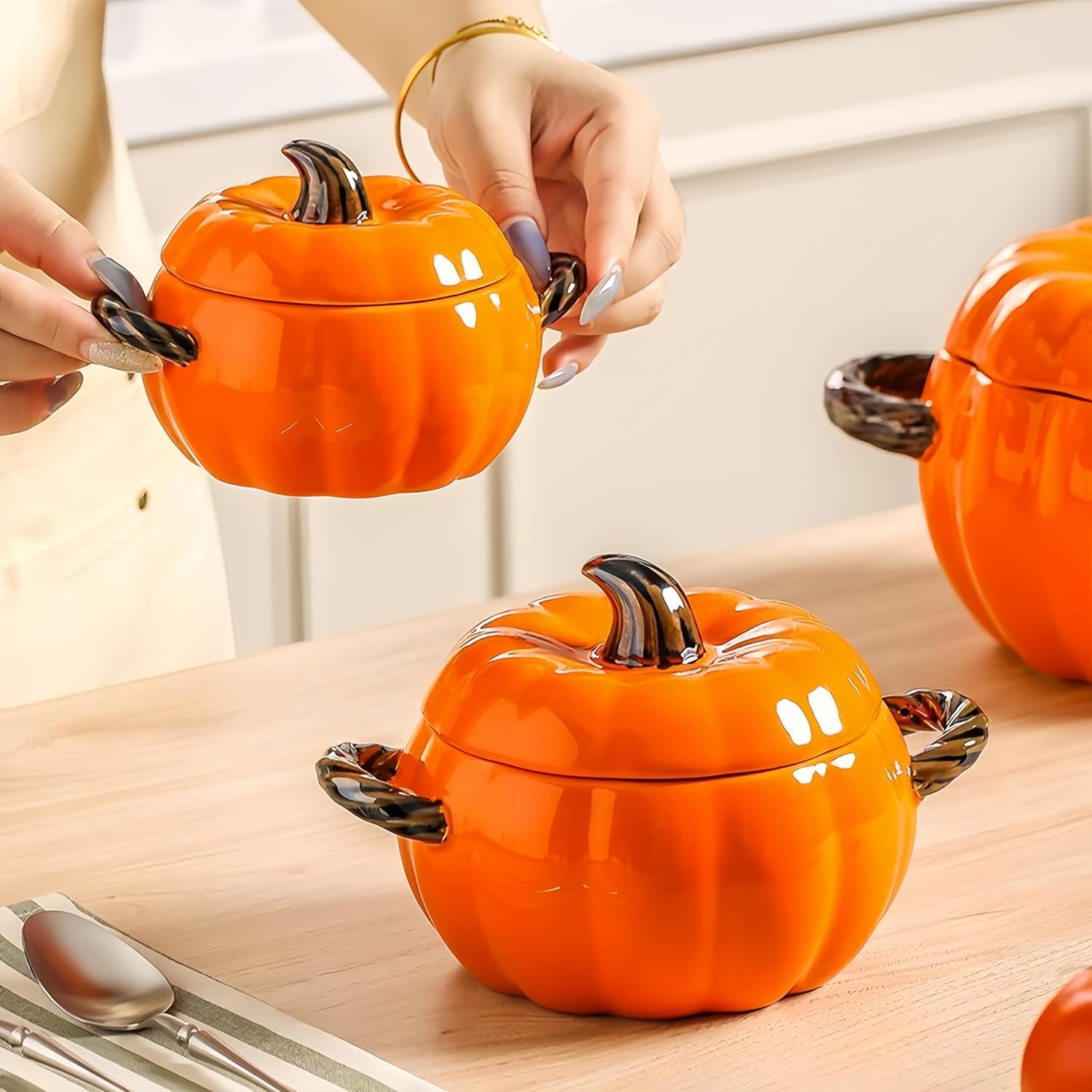 DEMERY かぼちゃ形 セラミックボウル セラミックかぼちゃ皿 蓋付きカボチャ瓶 感謝祭のカボチャの瓶 耐熱 電子レンジ対応 オー