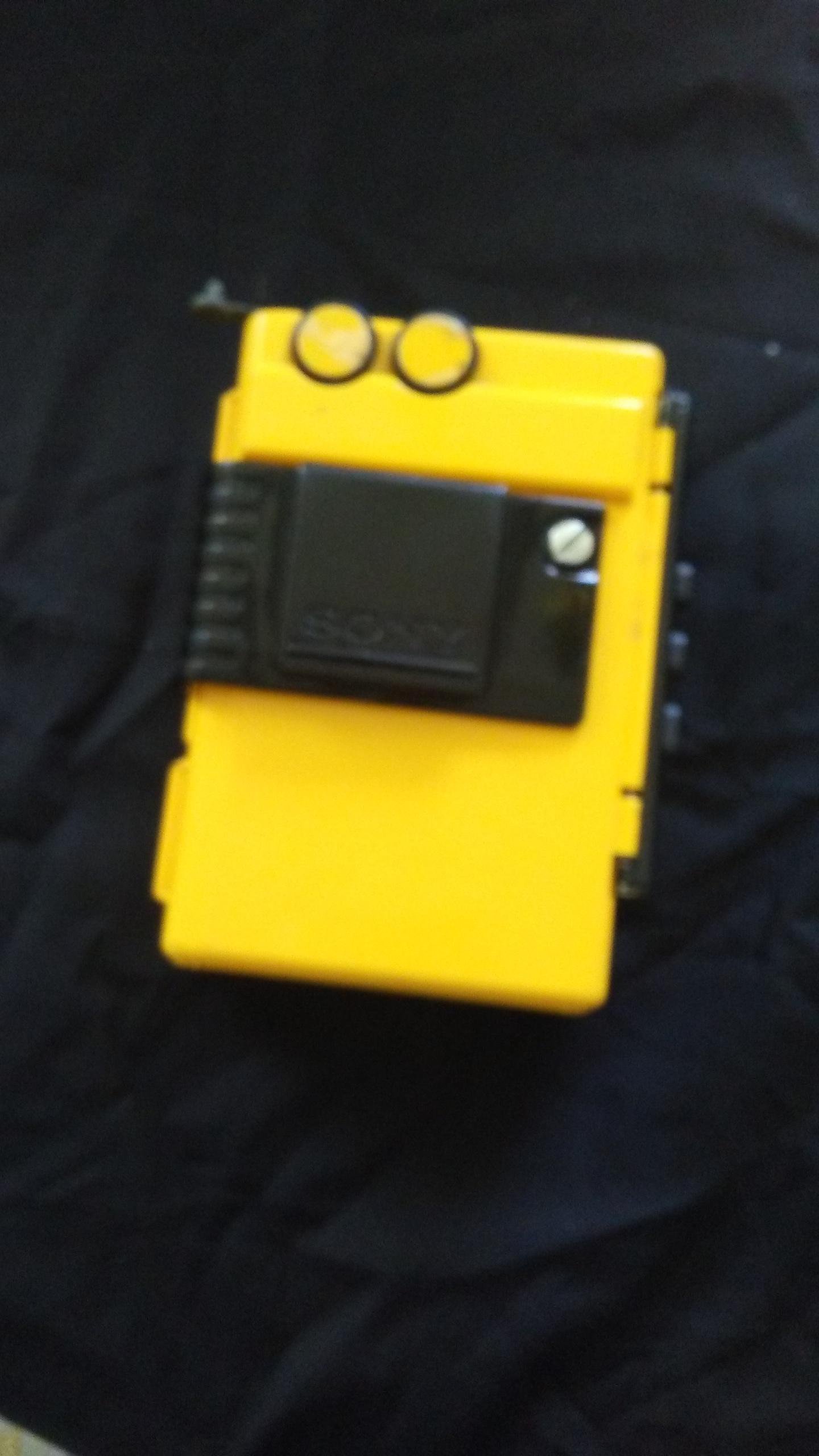 SONY Sports WALKMAN FM/AM/Cassette WM-F45 ~ Yellow ~ Water