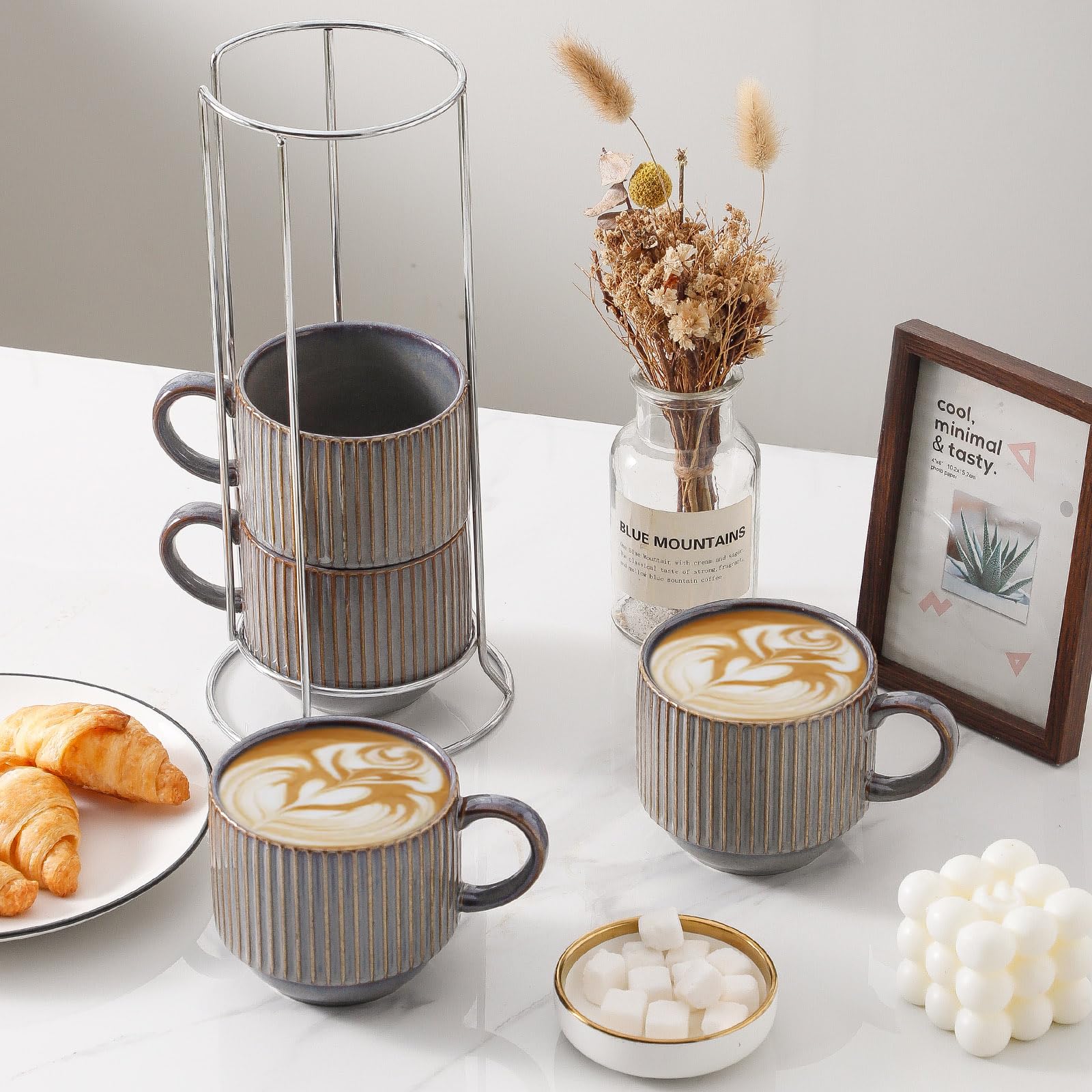 Hasense Porcealin - Juego de 4 tazas de café apilables con soporte, juego de 4 tazas grandes de cerámica acanalada para capuchino, té, cacao caliente, bebidas, aptas para lavavajillas y microondas,