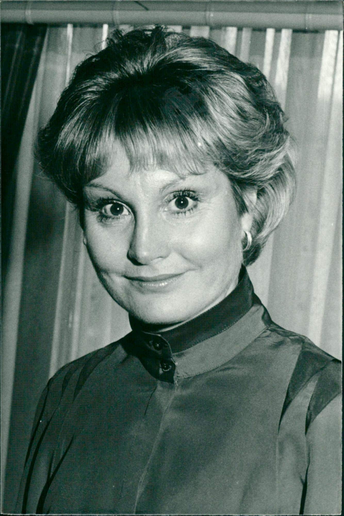 Angela Rippon's Instagram, Twitter & Facebook on IDCrawl